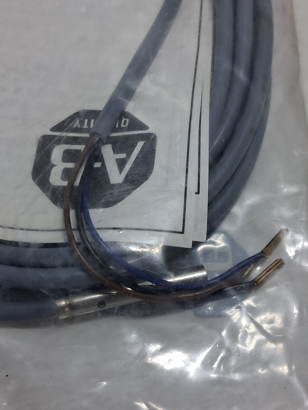ALLEN BRADLEY 871C-DM1NP4-E2 PROX SENSOR 10-30V 200MA NO SEN0.8MM SE A NIB