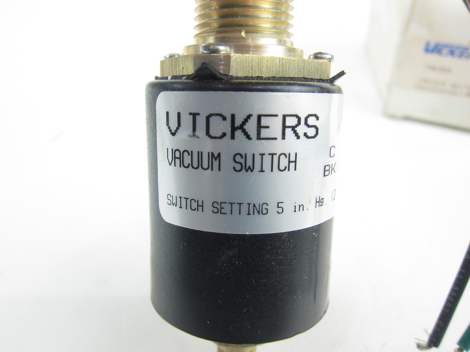 NEW Vickers 736353 LS3 Vacuum Switch A 5 in. Hg (2.5 psi)