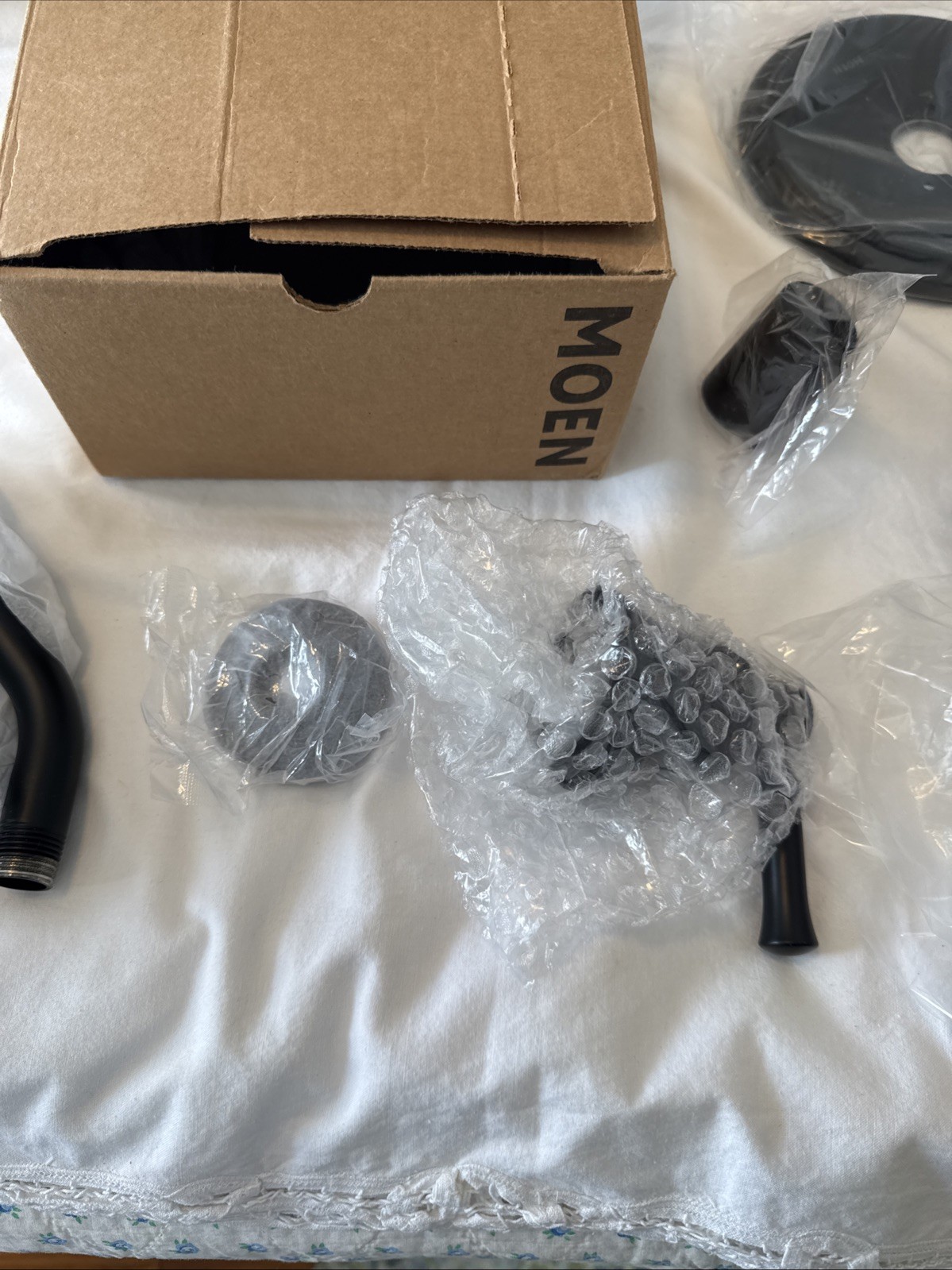 Moen T2183BL Dartmoor One Handle Bathtub & Shower Faucet, Matte Black