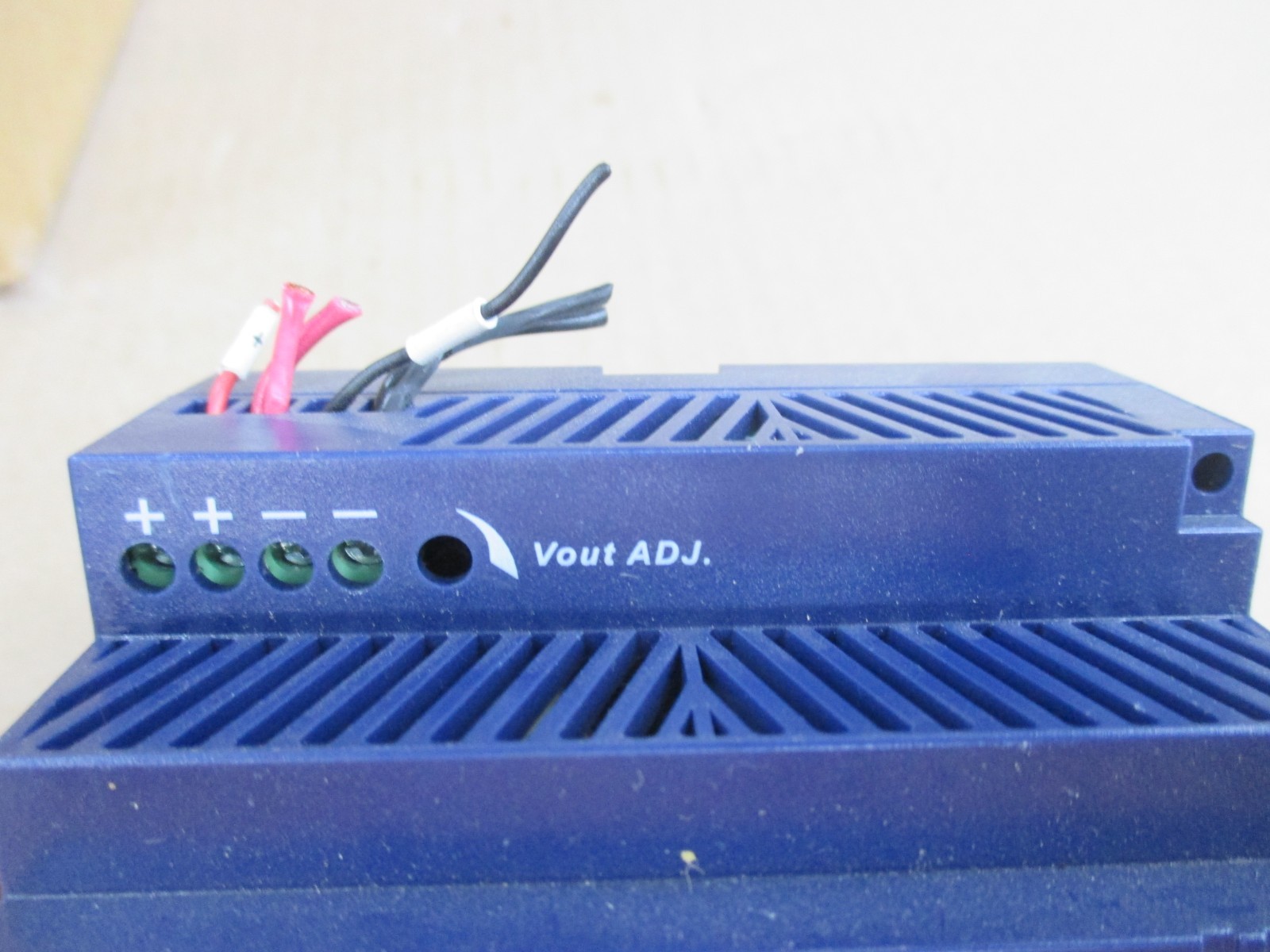 DSP 100-24 TDK-LAMBDA POWER SUPPLY INPUT 100 – 240 VAC OUTPUT 24VDC 100W USED