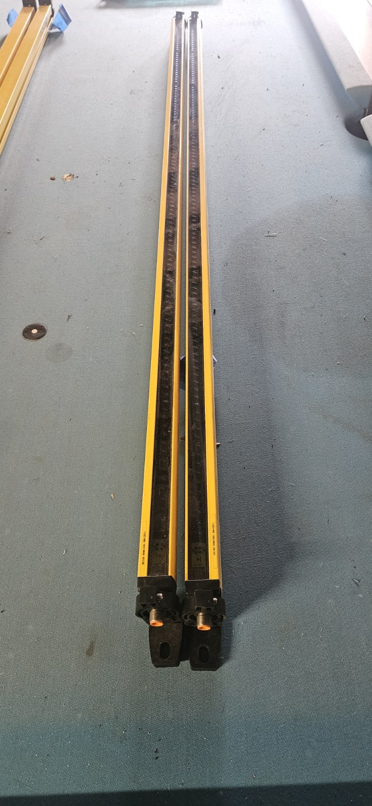 SICK C4000 C41E-1203AG300C41S-1203AA300 Safety Light Curtain Set Used.