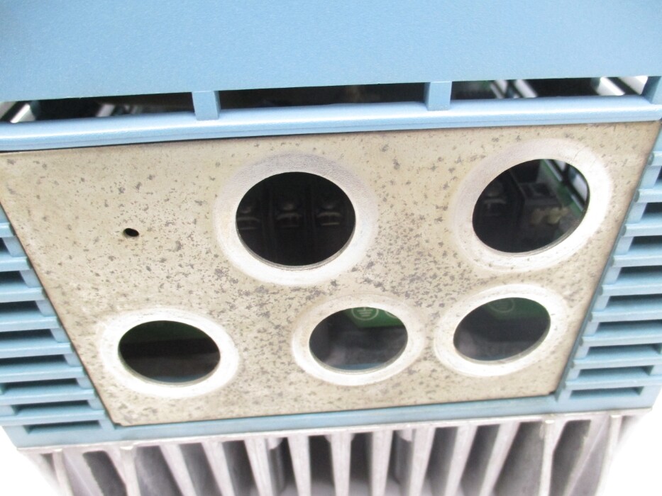 EUROTHHERM DRIVES 690PB/0022/400/3/0/0021/US/0/0/0/0/0 UNMP