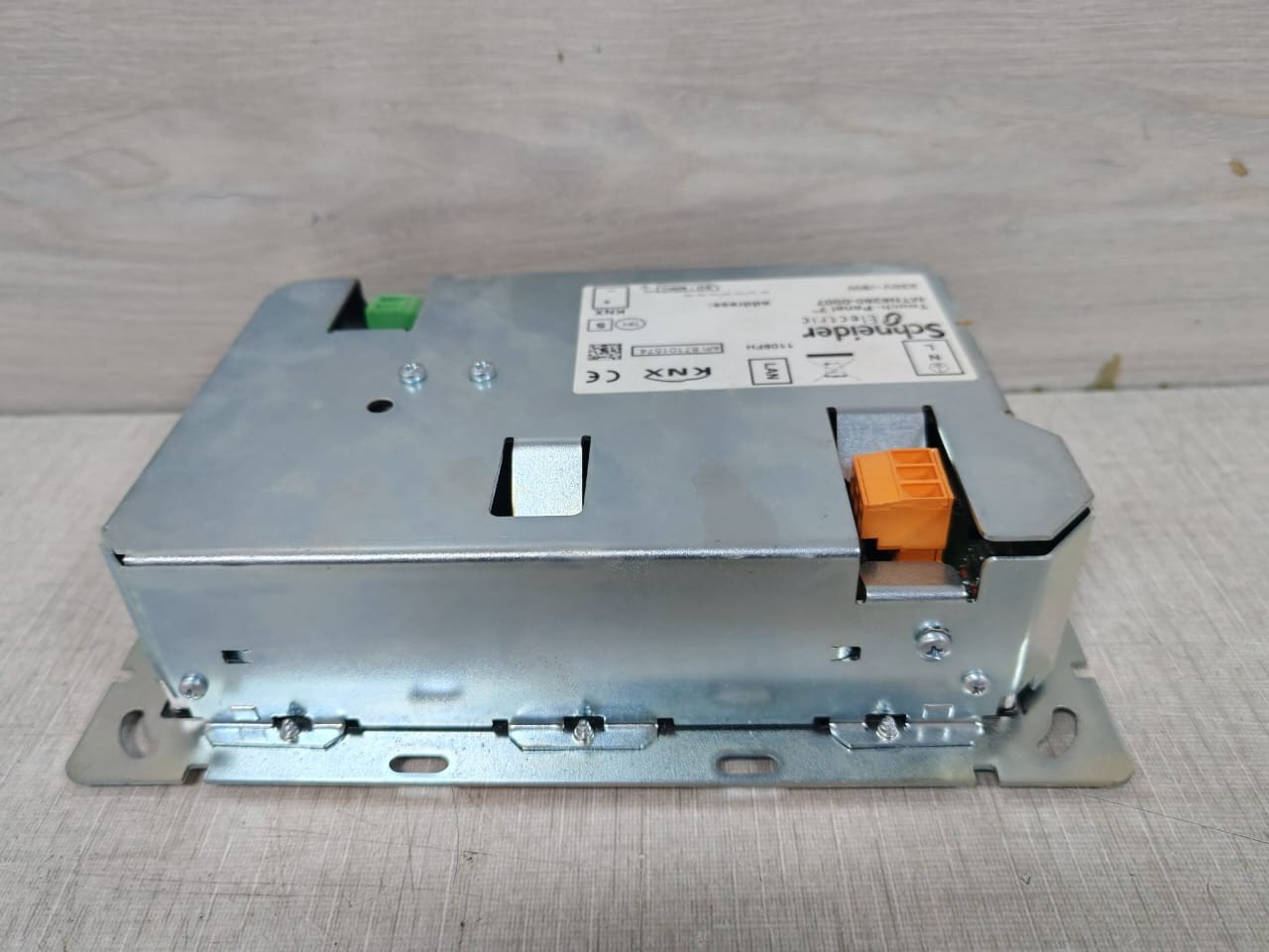SCHNEIDER ELECTRIC MTN6260-0007 TOUCH PANEL 6″