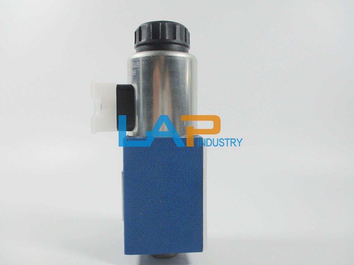 1PCS NEW FOR Rexroth solenoid valve R900561276 4WE6Y62/EG24N9K4