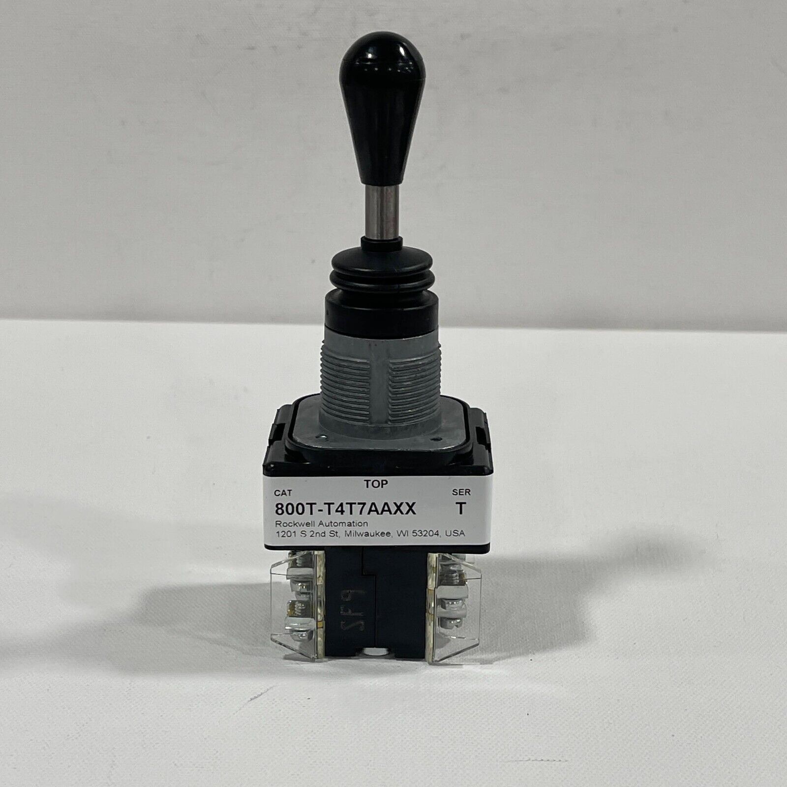 New! Allen Bradley 800T-T4T7AAXX 30mm Toggle Switch Four-Way Ser T Type 4,13