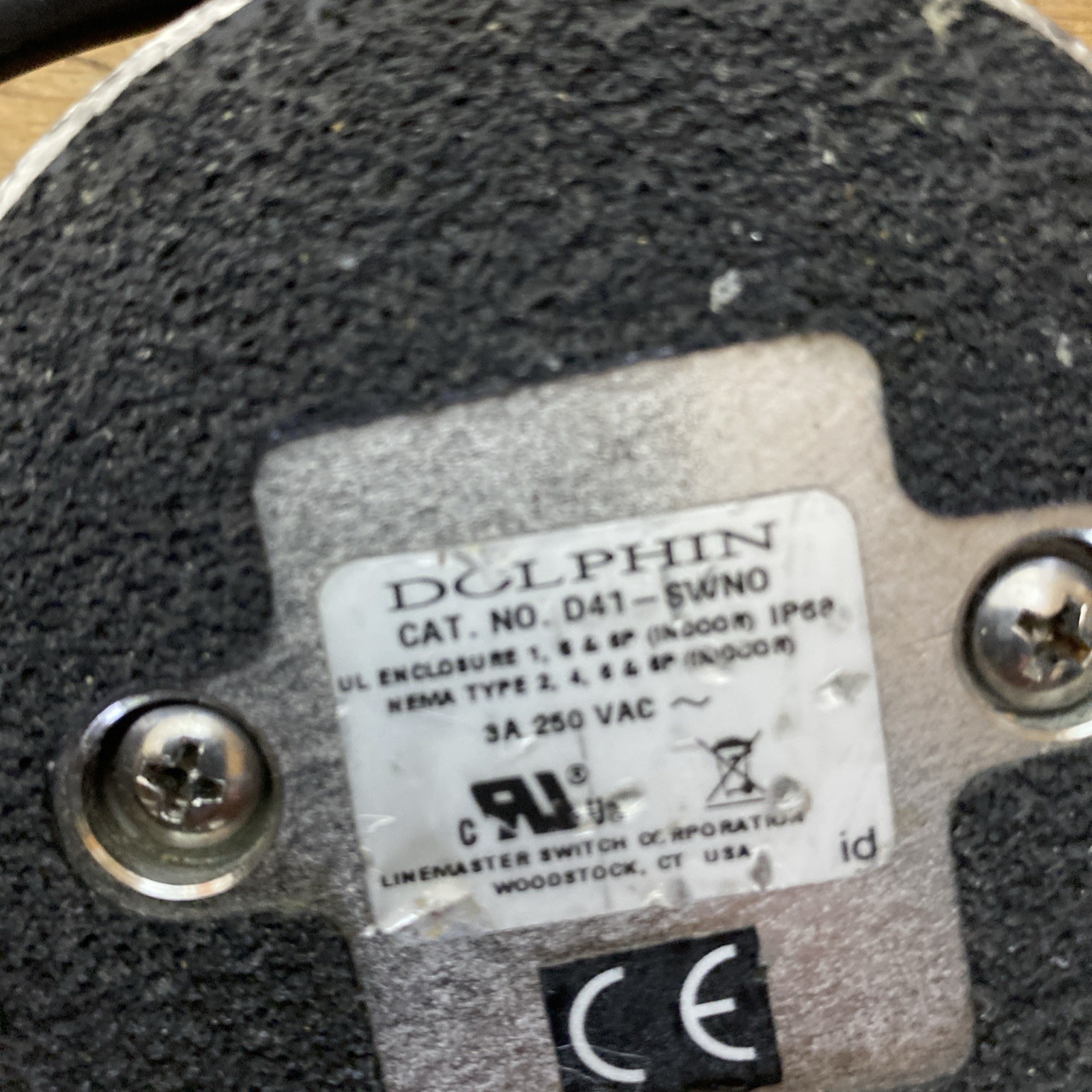 LINEMASTER Dolphin D41-SWNO Foot Switch