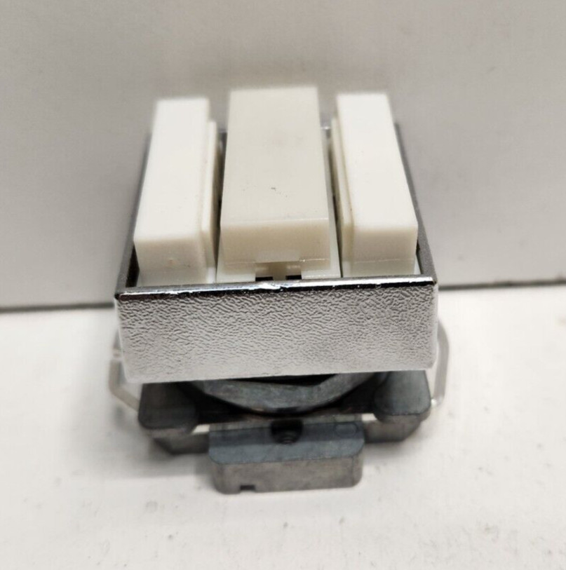 NEW NO BOX! SCHNEIDER DUAL PUSH BUTTON STATION 9001KXRG