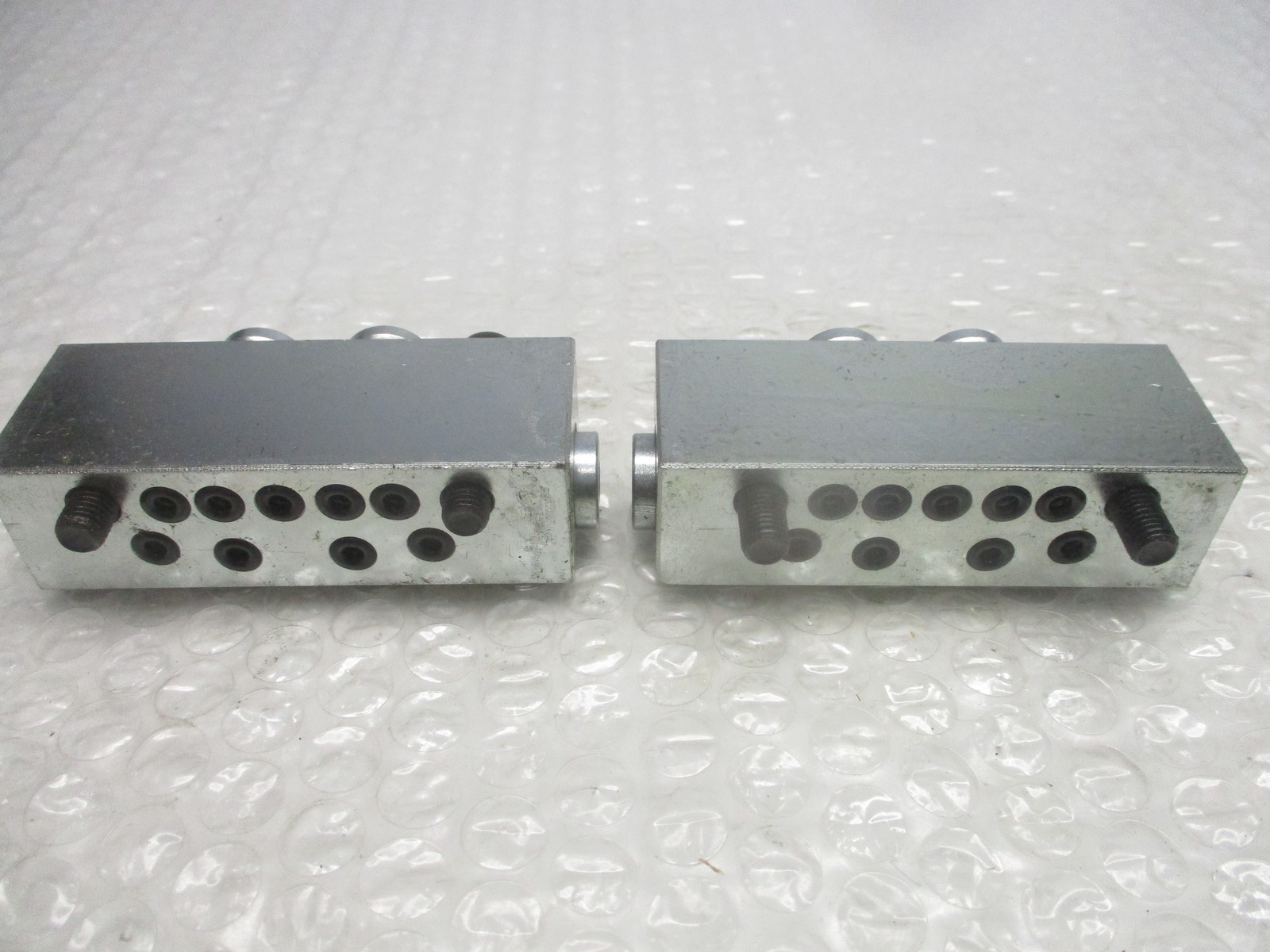 GRACO TRABON MSP-05S DIVIDER VALVE LOT OF 2 NSNP