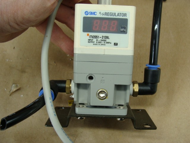SMC ELECTRO-PNEUMATIC REGULATOR ITV2051-212BL 0-5VDC 0.005-0.9MPa (see details)