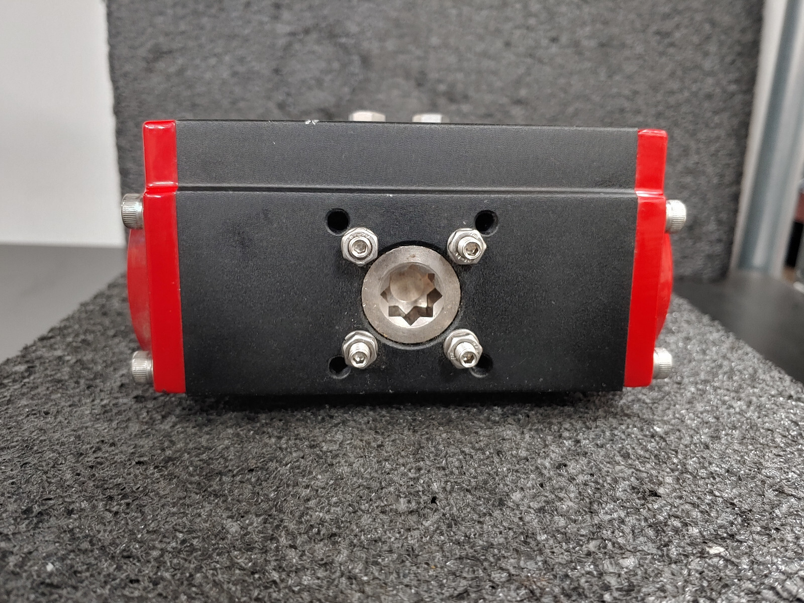 WE ANDERSON DWYER Series Act Pneumatic Actuator