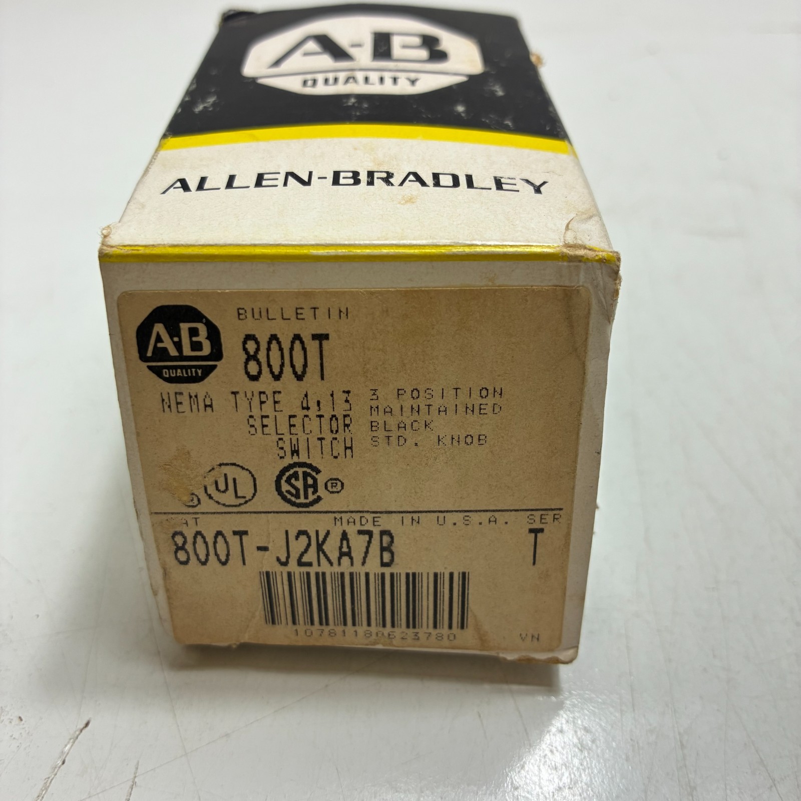 ALLEN BRADLEY 800T-J2KE7B SELECTOR SWITCH SERIES T 3 POSITION MAIN 2NO/2NC