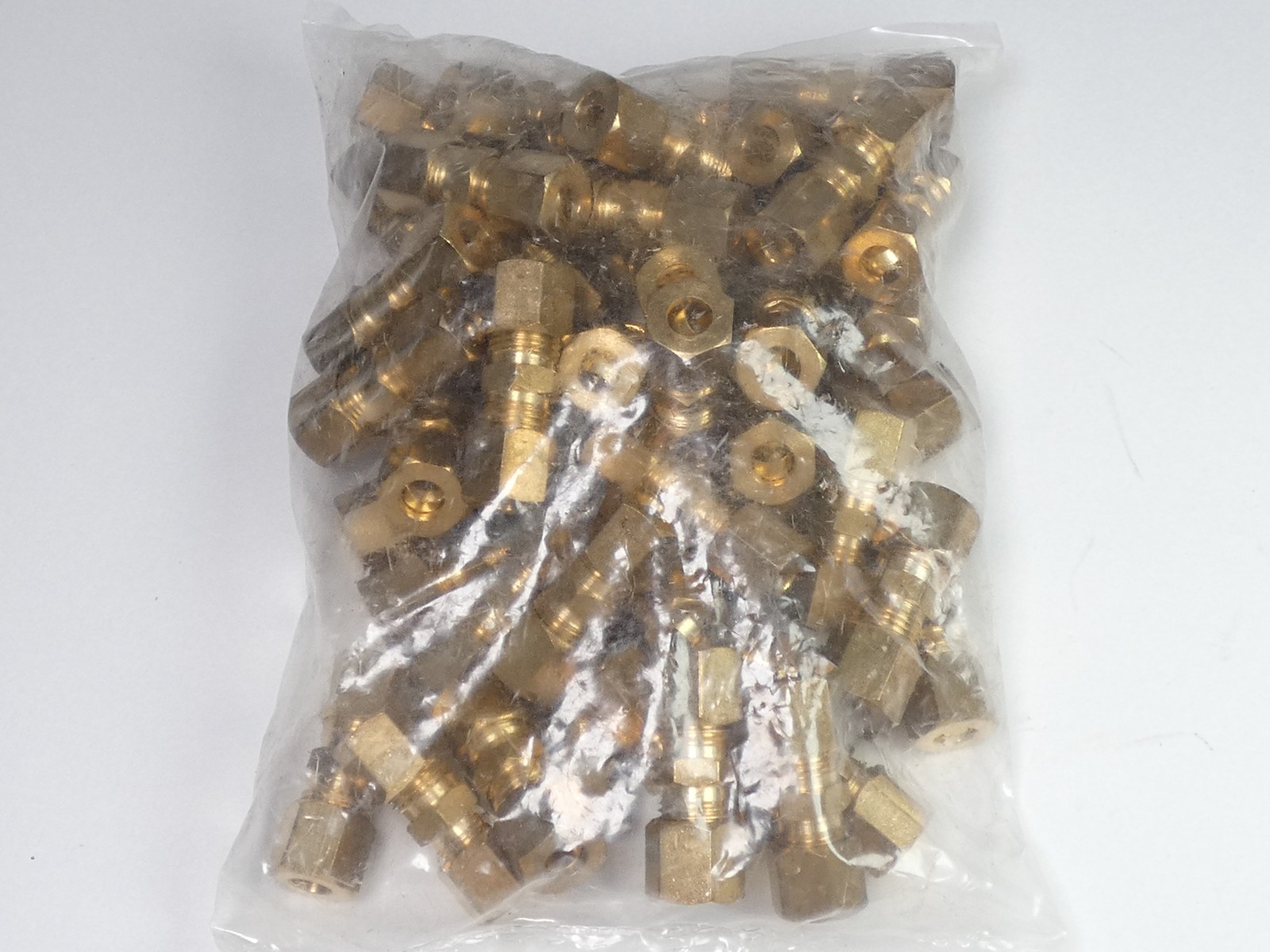 *Lot of 50* Parker 62C-4 Union Brass Compression Fitting 1/4″ Tube – NEW Surp…