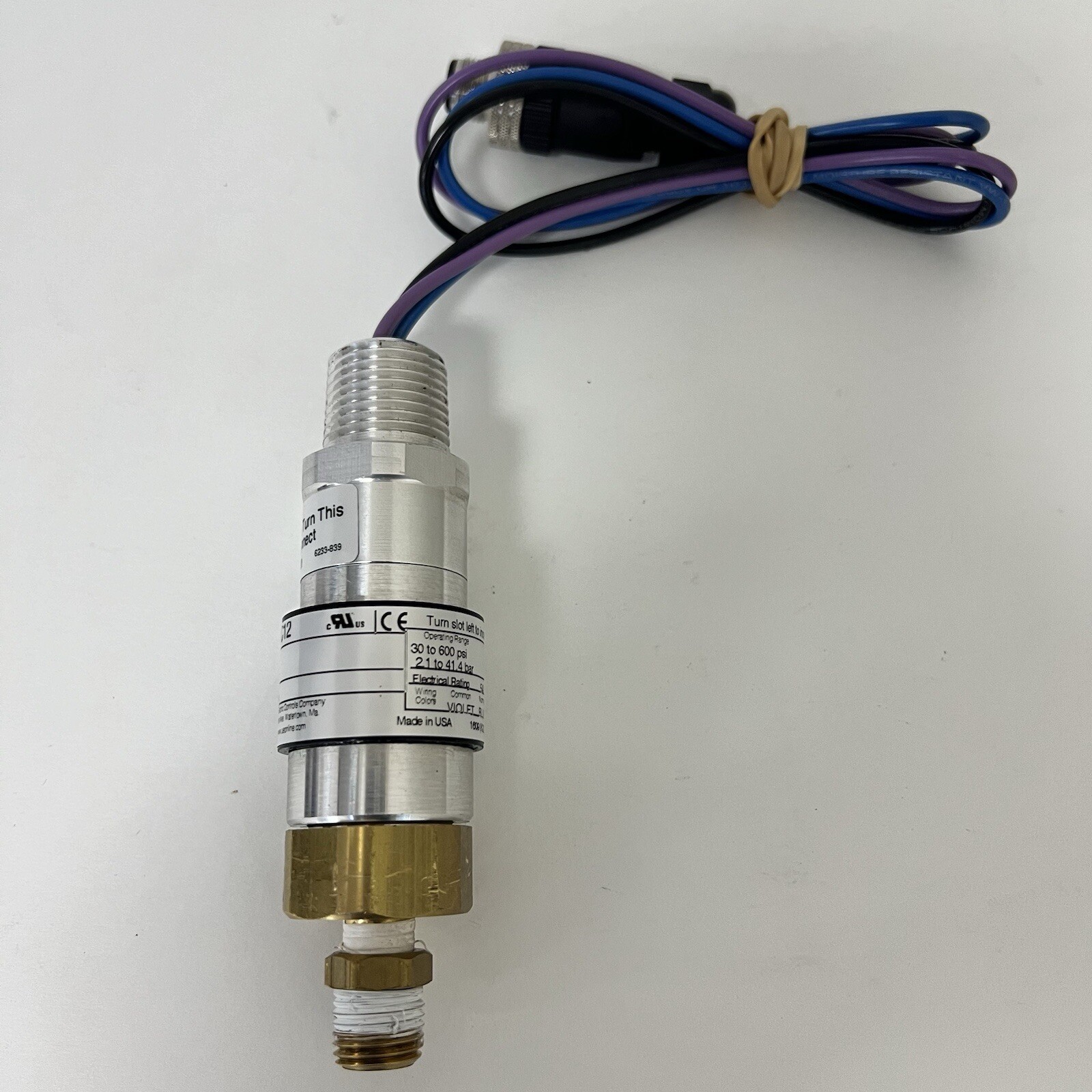 UNITED ELECTRIC 10-C12 30-600PSI 21-41.4 5A 250VAC (Removed from New Machine)