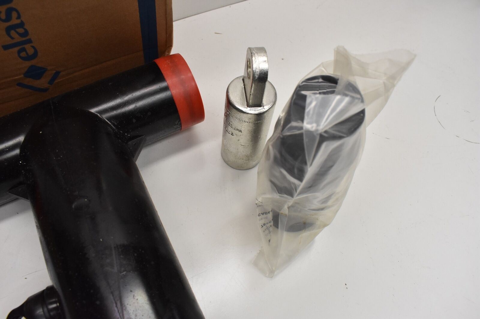 Thomas & Betts Elastimold 756LR-P0410-CS1977 Apparatus Deadbreak Elbow Kit 600A