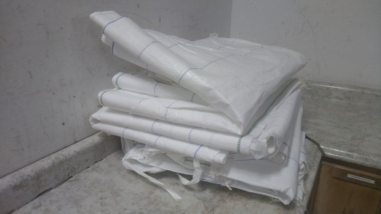 Shoptough 228284 5 Pk 36 In Inside L/W 2500 Lb Weight Cap Bulk Bags with Spout