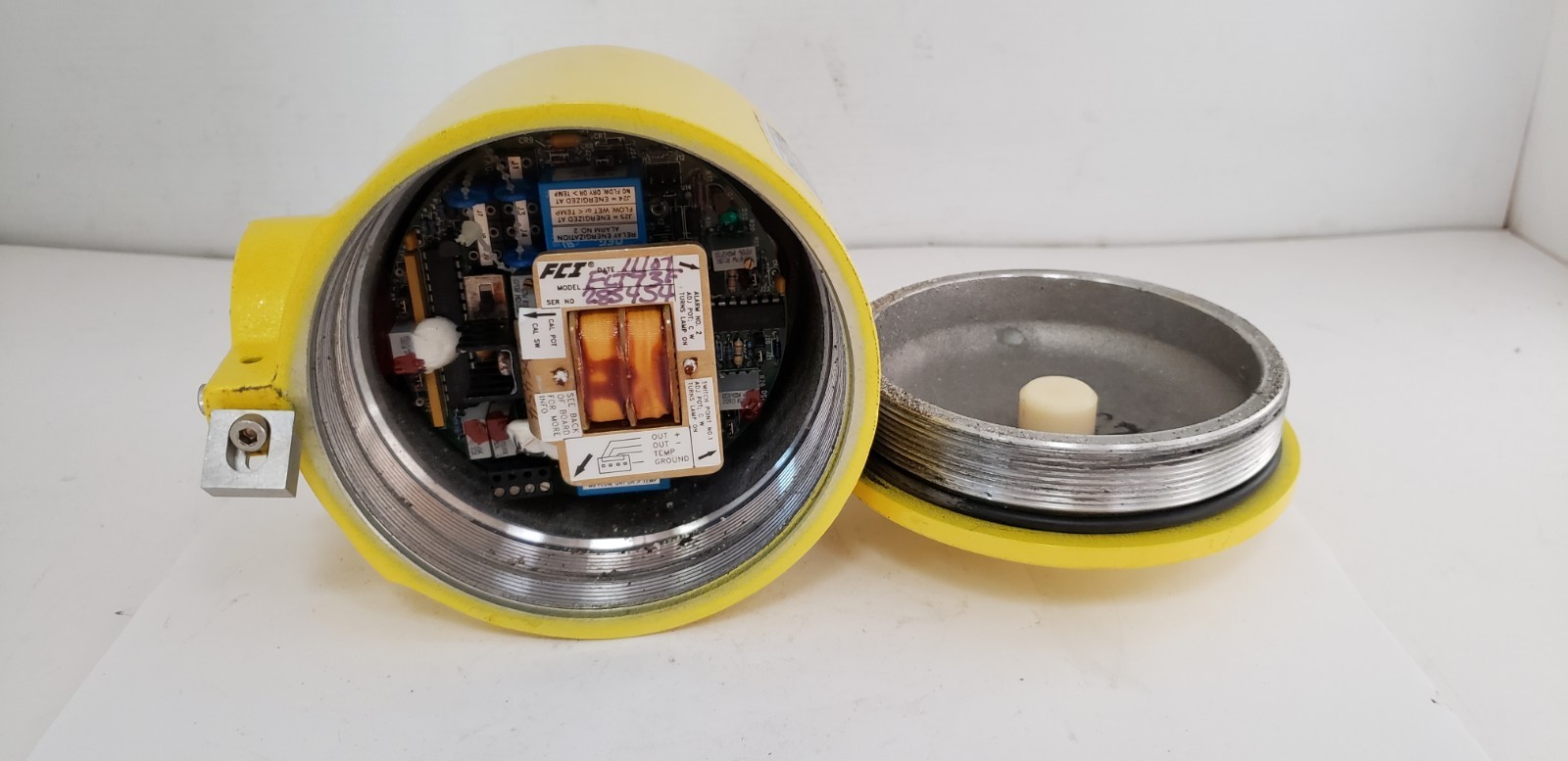 FCI FLT93F-1B1A203C1A03B12 FLOW SWITCH 115/220VAC-24VDC, 6A@115/230VAC/28VDC NNB