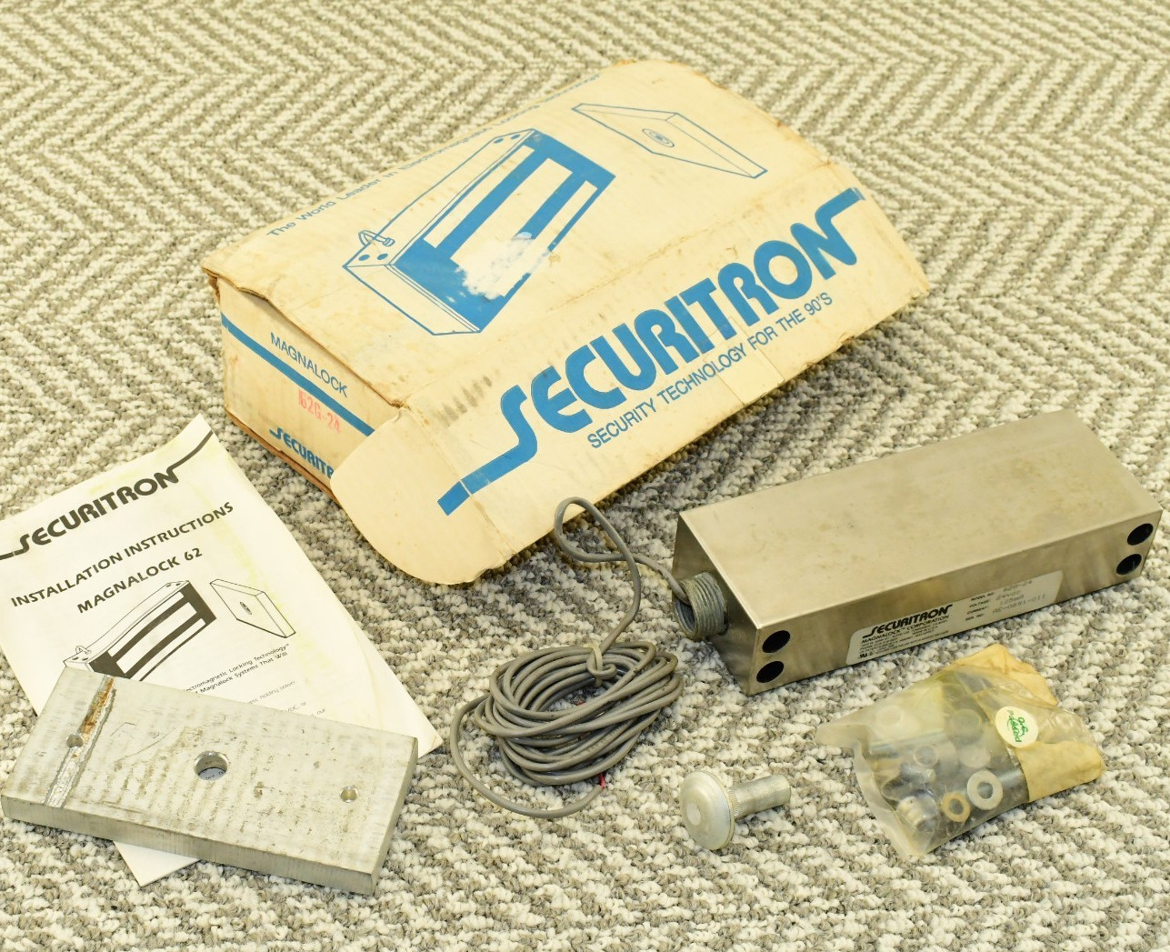Securitron Electromagnetic Door Lock 24VDC Magnalock 1200Lbs Model 62G-24 125ma