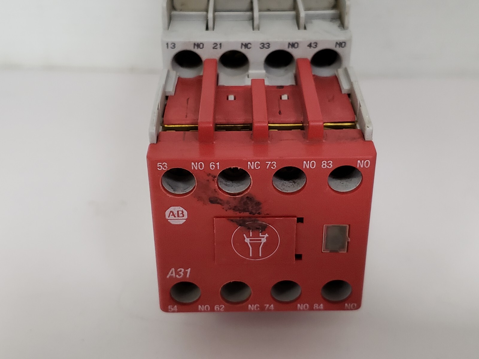 ALLEN BRADLEY 700S-CF620ZJC SAFETY CONTROL RELAY 8 POLE 10A 24V DC