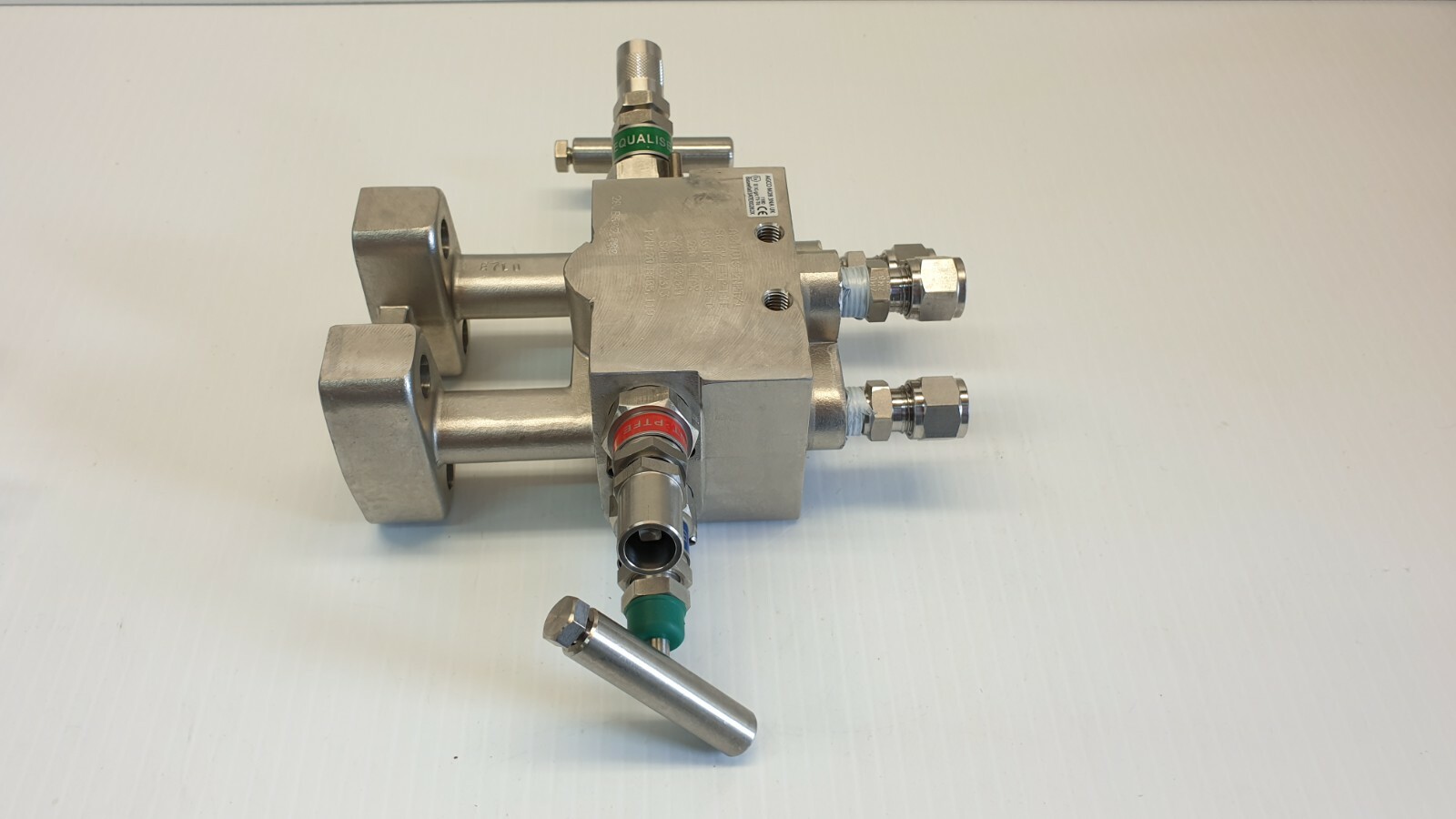 Anderson Greenwood ACGO AS4TVIS-2NPT/1 SG-GY-I-WP-FIF Manifold block assembly
