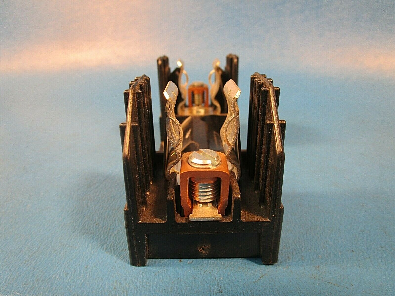 Buss R25060- 1 Cor, One Pole Fuse Block Holder, 250 Volts, 60 Amps
