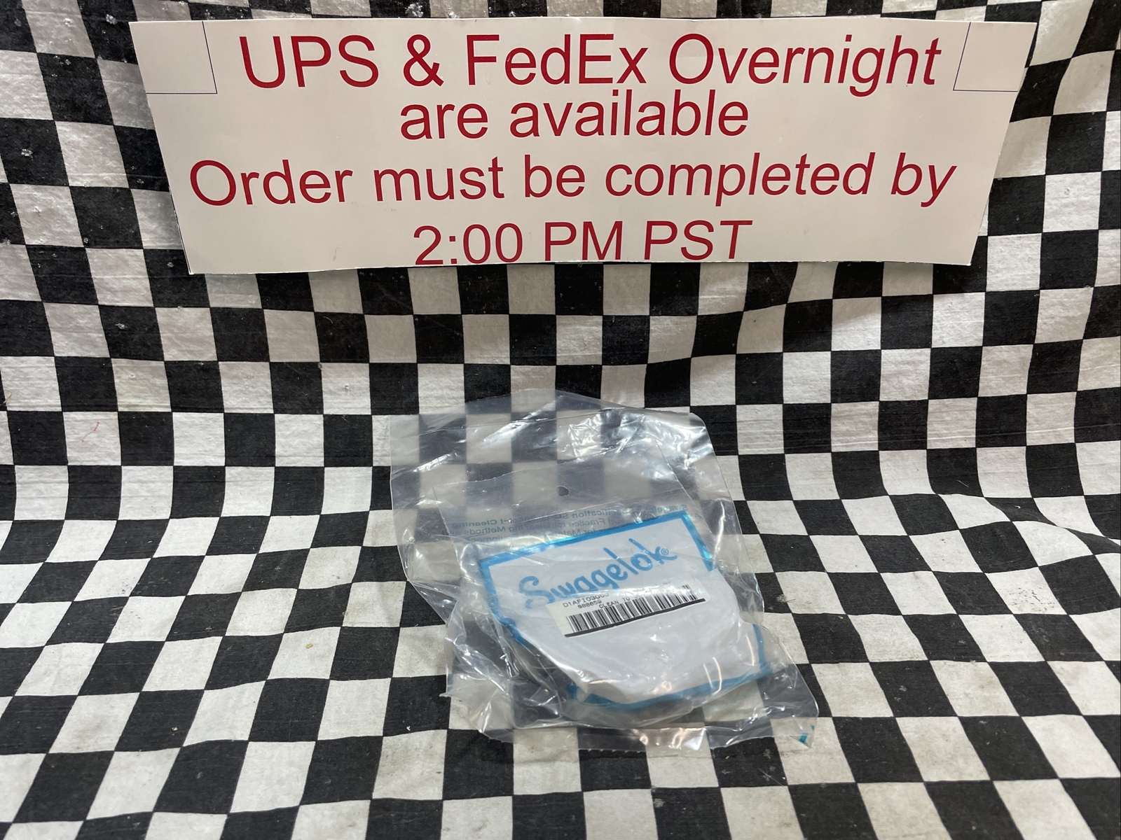 SWAGELOK SS-810-3-8-6SC11, Tube Reducing Union Tee 1/2″ X 3/8″, #1178E15