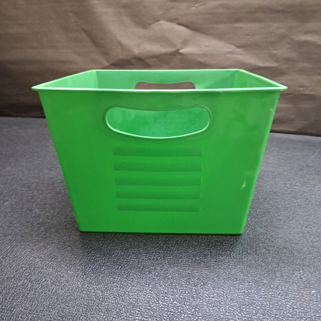 Pair of 10″ x 10″ x 7″ Plastic Green 2-Handle Square Storage Trays Boxes Bins