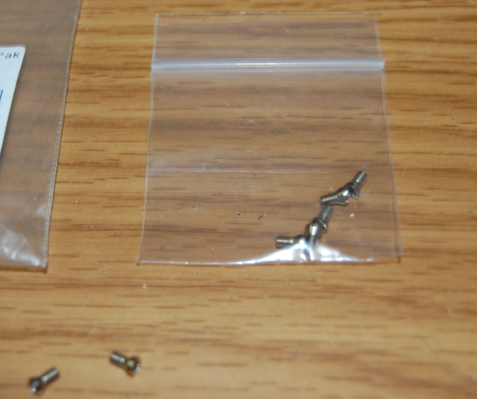 TORX PLUS CAP SCREW ALLIED MACHINE 72556-IP8-1 (LOT of 5pcs)