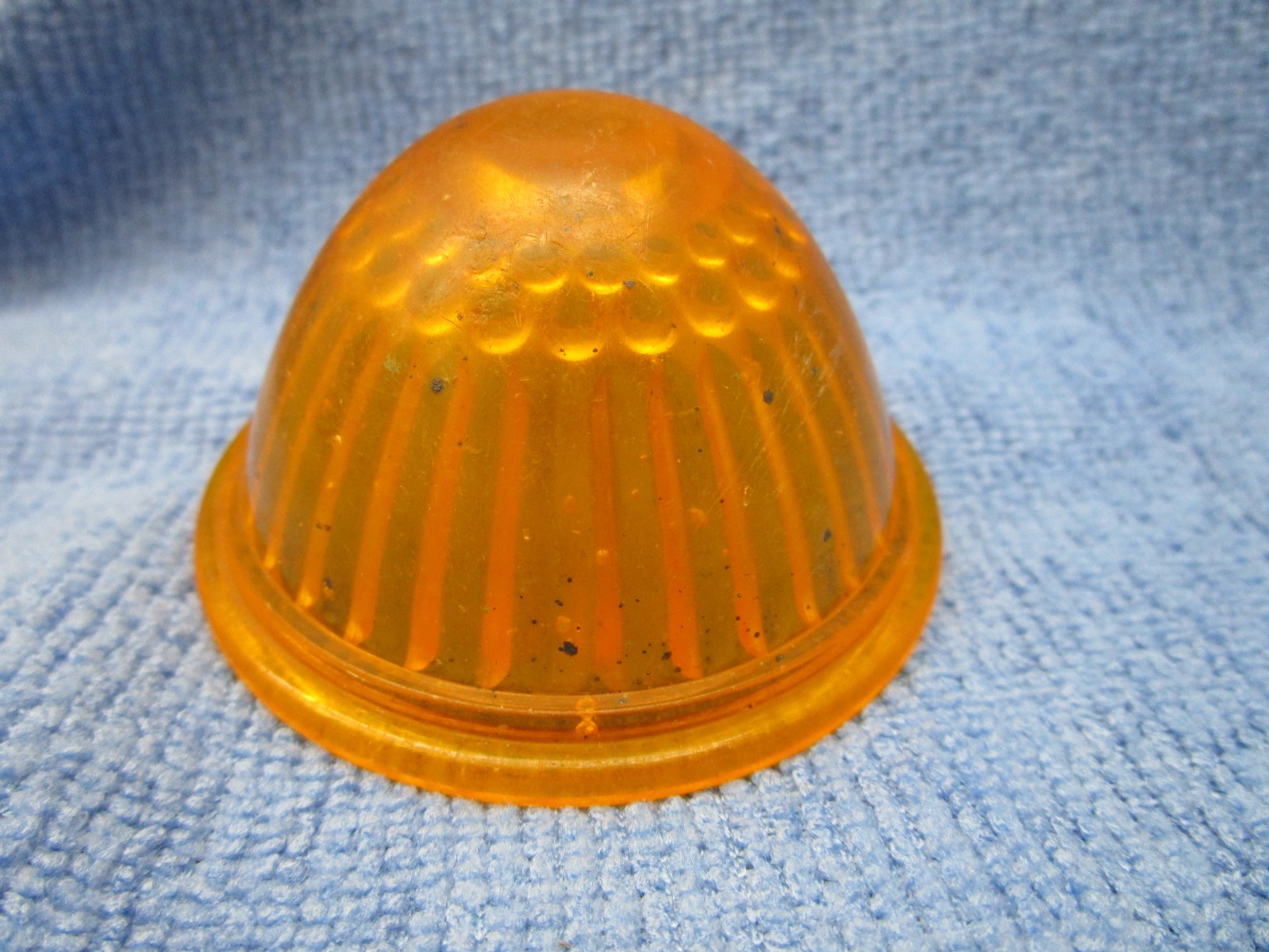 S&M 2703 Amber Clearance Light Lamp Lens 2-1/2″ OD