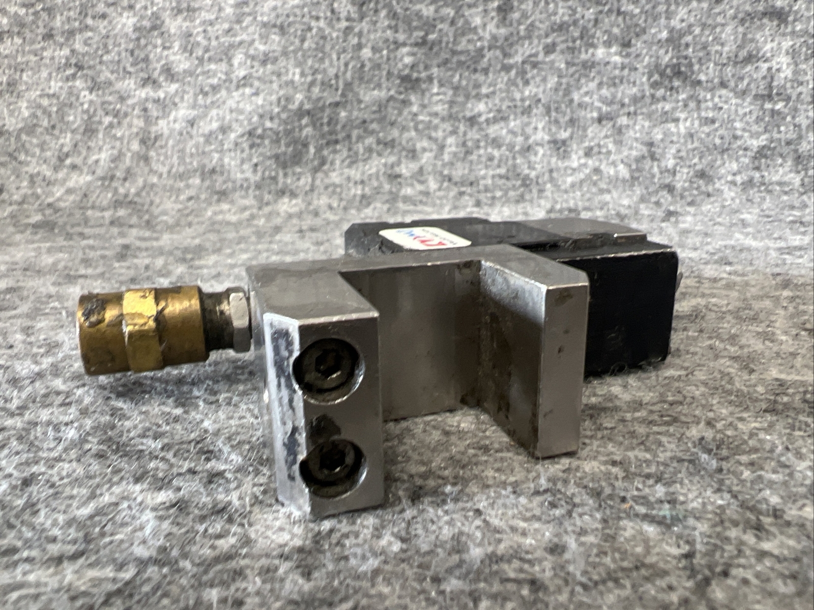 VALCO MELTON Hot melt adhesive applicator nozzle module Used