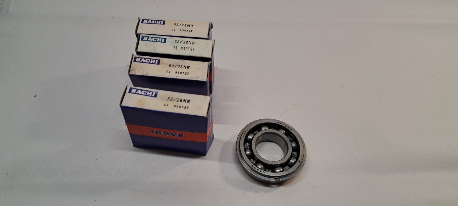 LOT OF 4 NEW IN BOX NACHI 62/28NR ROLLER BEARING 62/28N C3 JAPAN