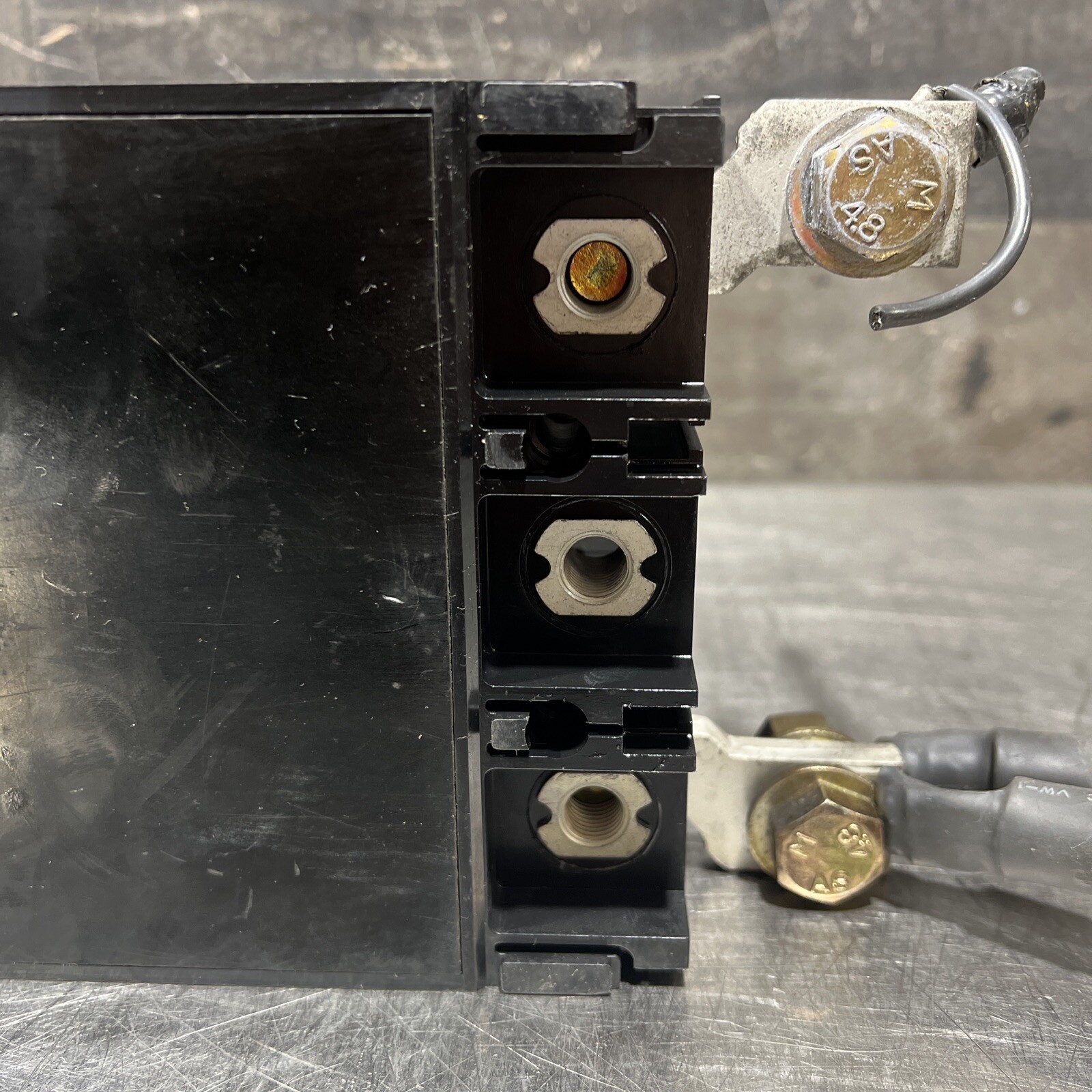 FUJI BU-JHB2150 150AMP 600VAC 250 VDC Circuit Breaker Used Surplus