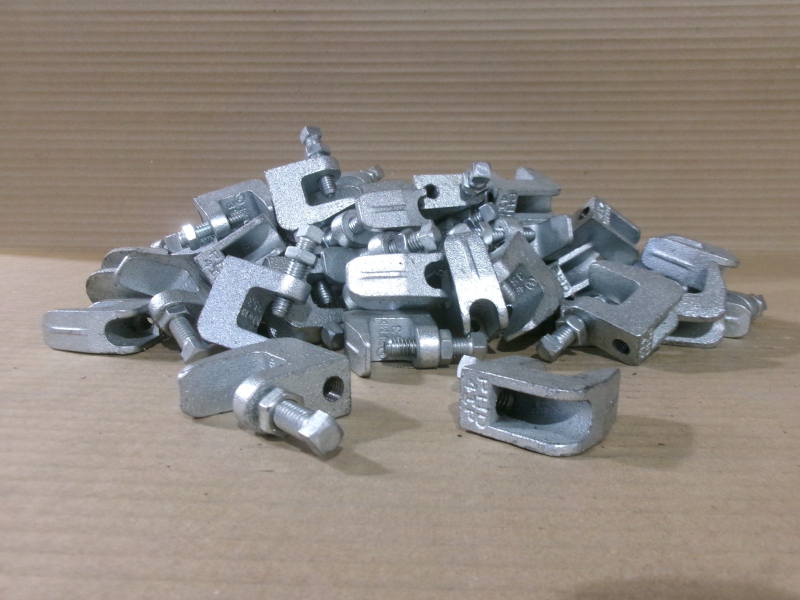 New Lot of 56 Beam Clamp 4IP AK