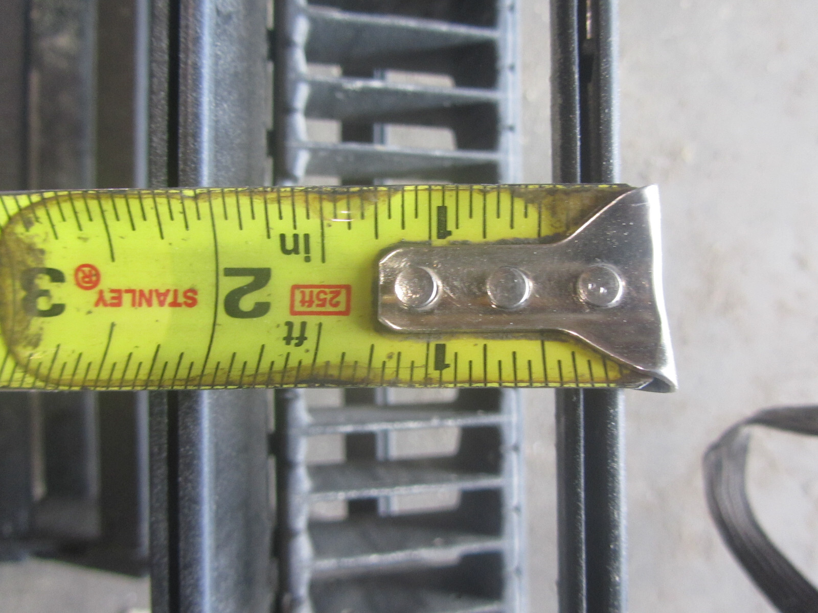 IGUS E-CHAIN 340. 225.150 FLEXIBLE CABLE WIRE CARRIER 39 LINKS 9″ X 9′ LONG
