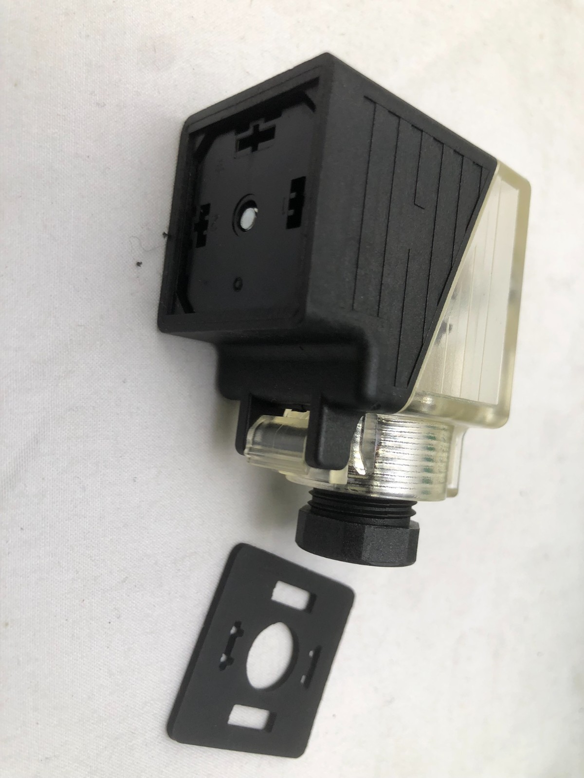 Murr Elektronik 7000-29021 Valve Connector Form A 18mm 24V LED Z-Diode PG9