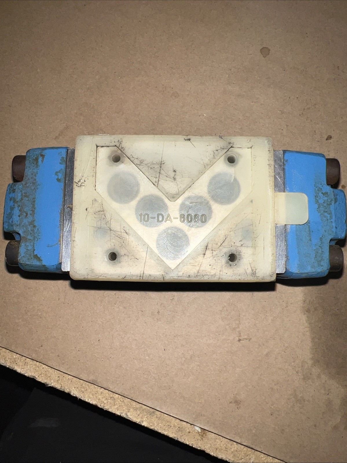 REXROTH 4WEH10D44/6EW11ON9ETZ55L/B10 New Old Stock