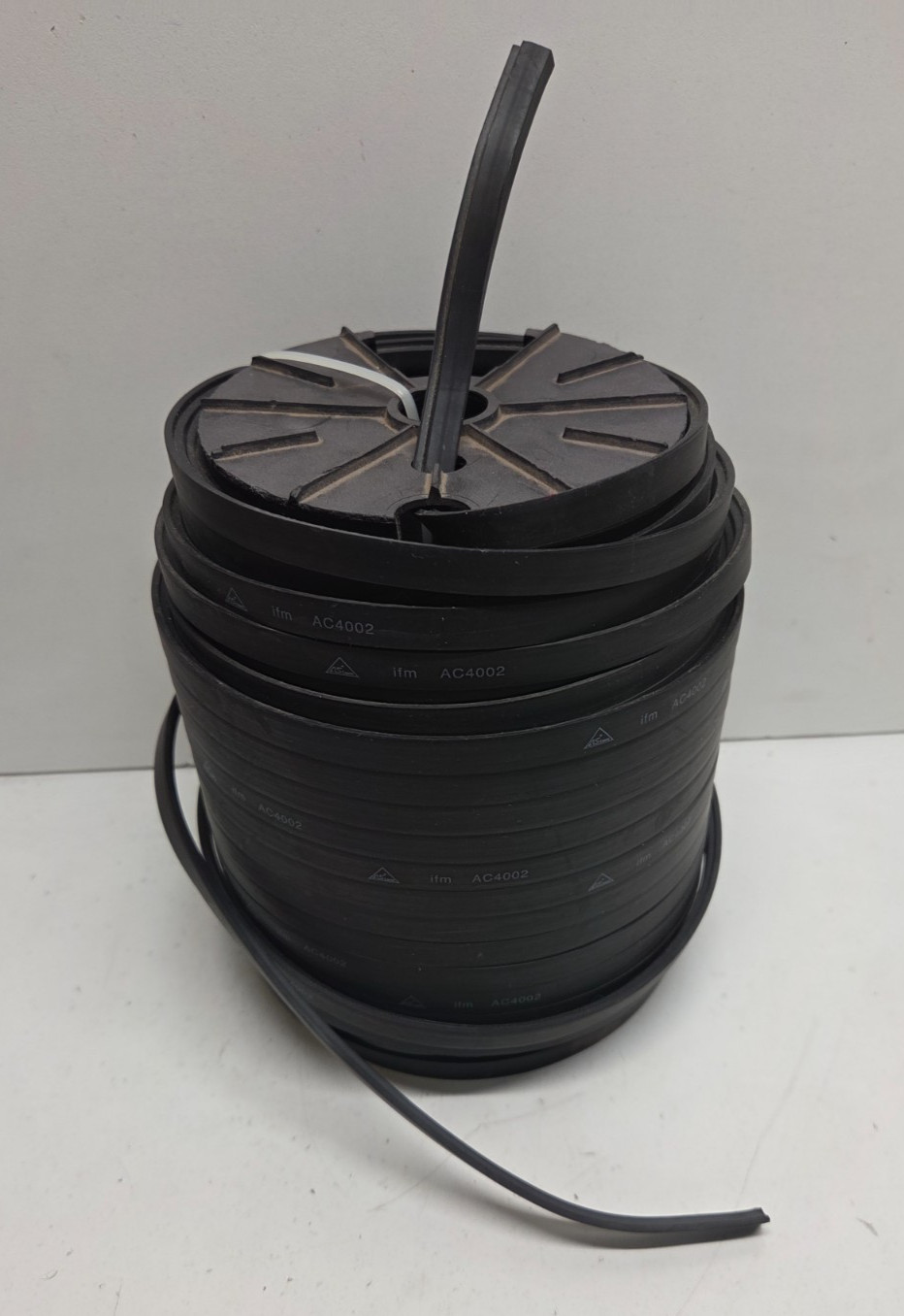 REMAINING 150FT OF IFM EFECTOR 2-WIRE FLAT CABLE AC4002