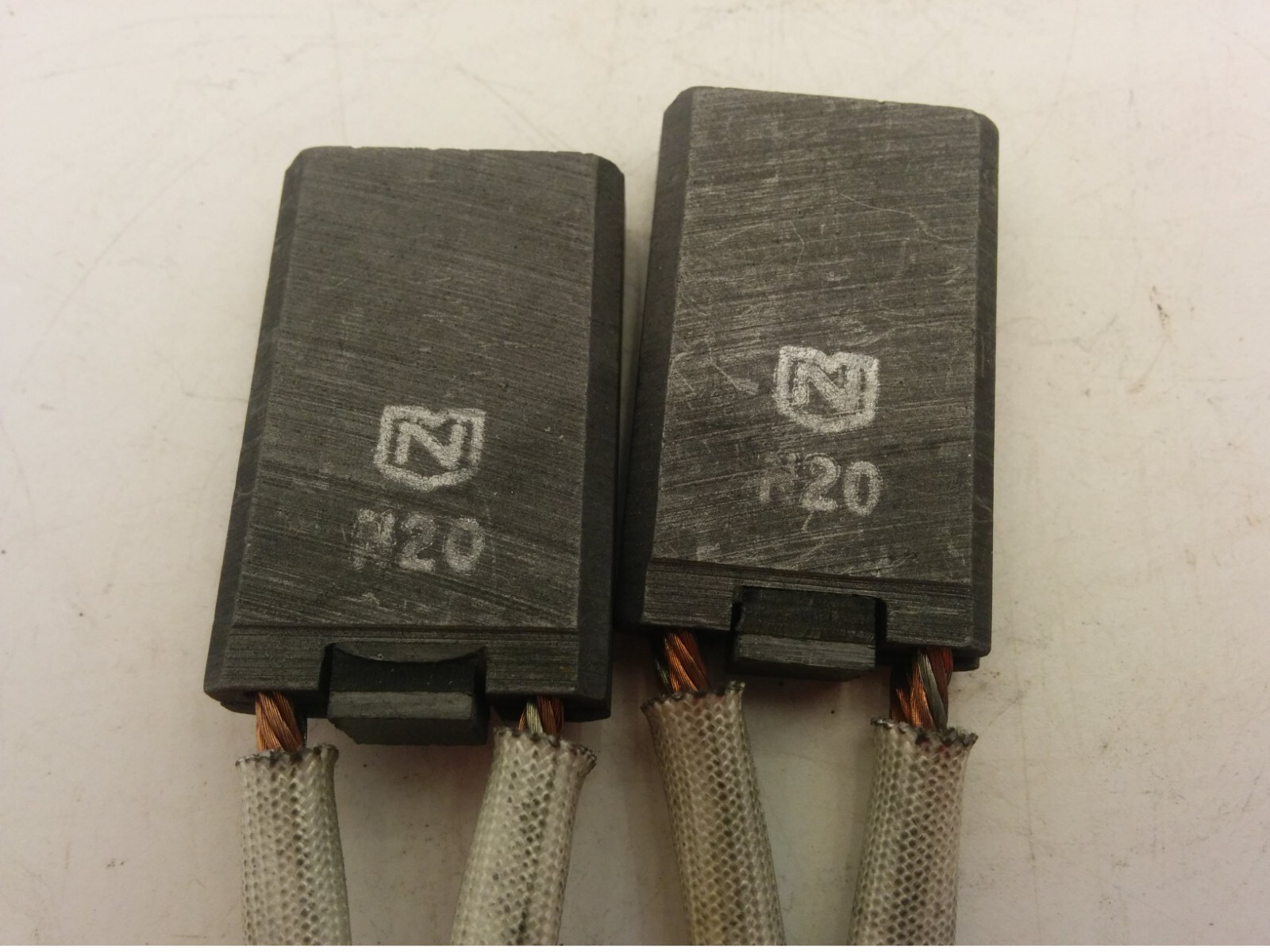 N20 CARBON MOTOR BRUSH SIZE 3/8 X 1 X 1.5 INCHES PACK OF 2 NNB