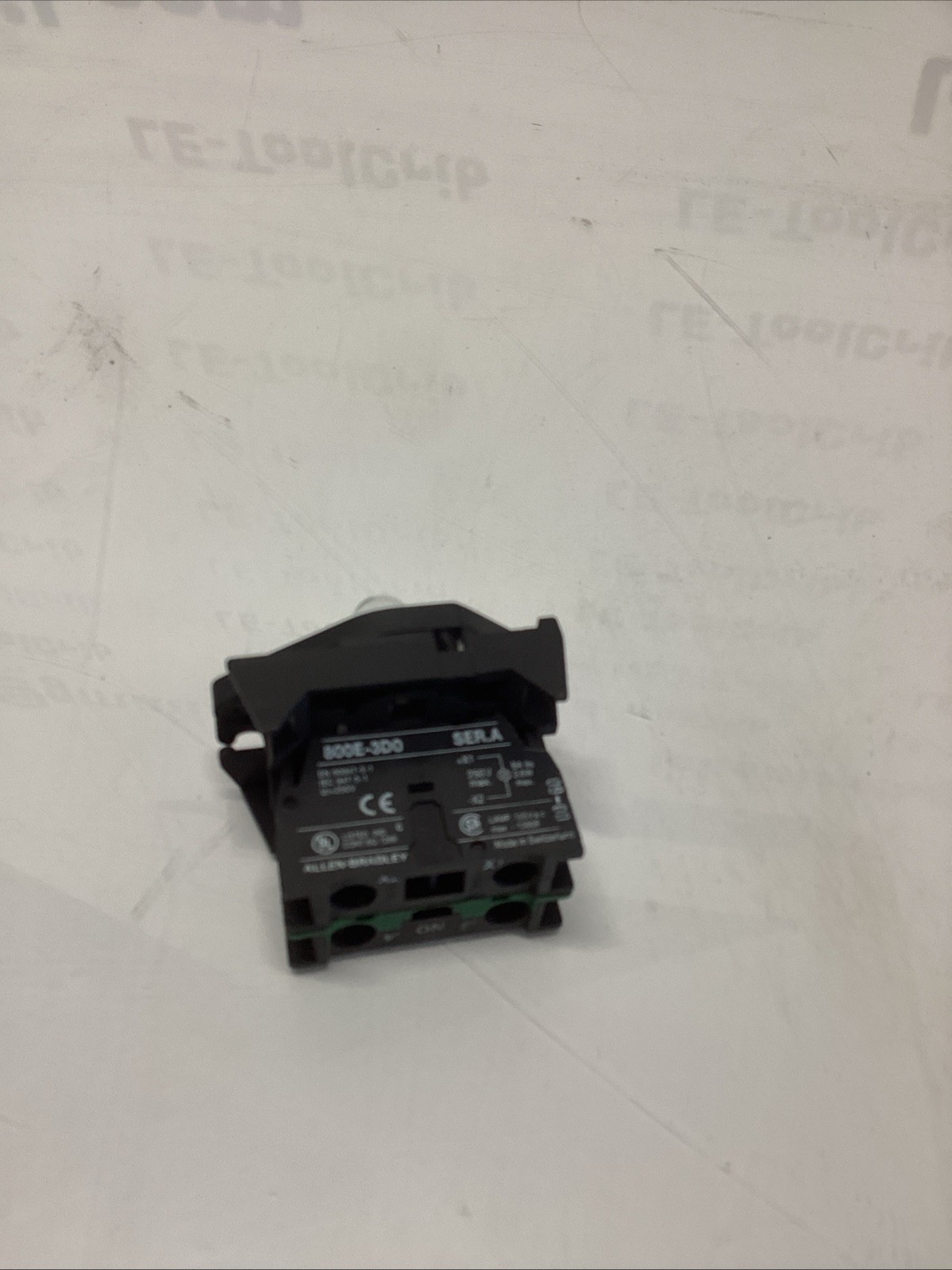 Allen Bradley Light Switch 800E-3D0 800E-3X10 SER. A L-541