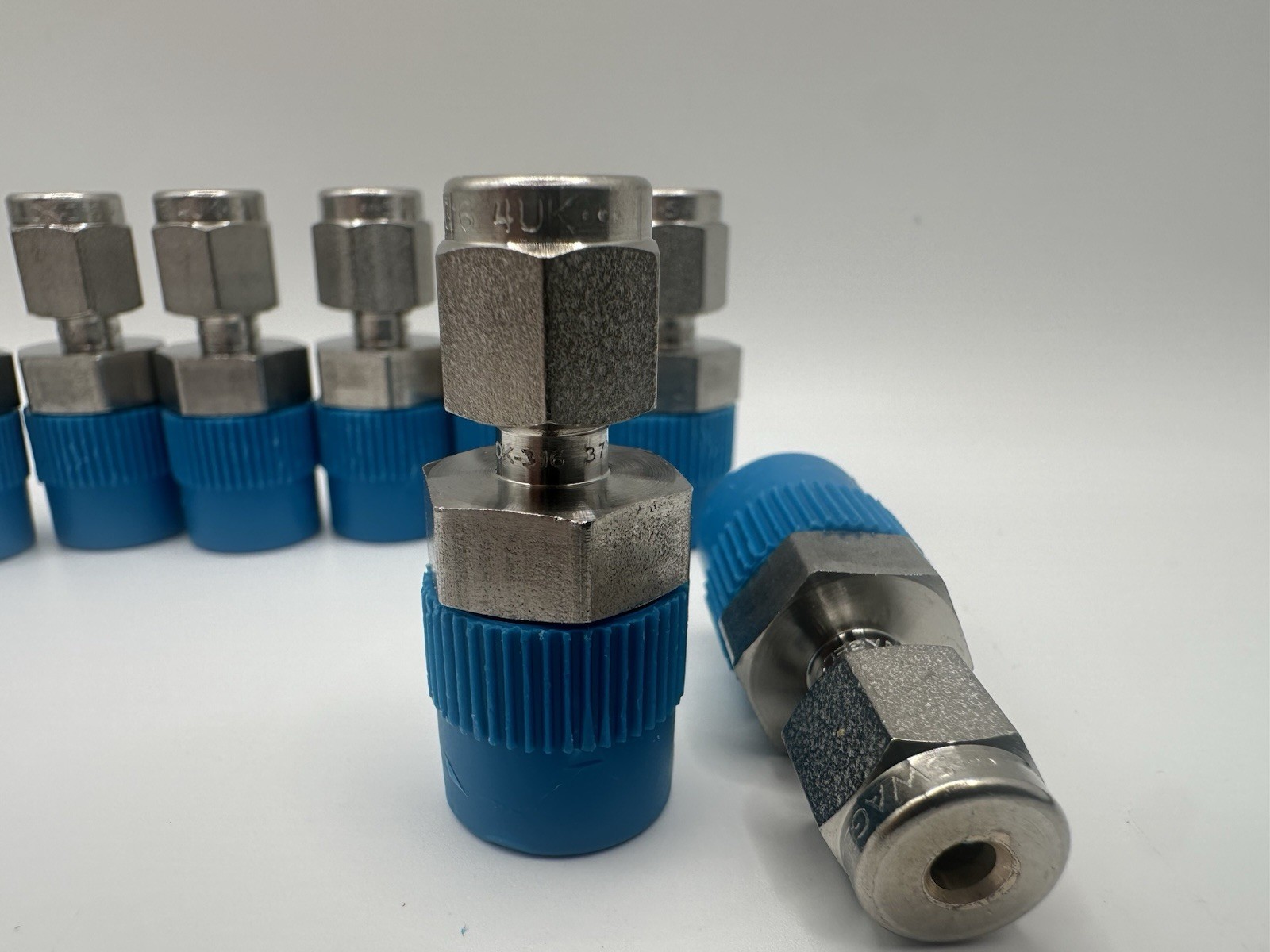 Swagelok Stainless Fitting,1/8″ Tube x 1/4″ M NPT, SS-200-1-4 Lot of 8