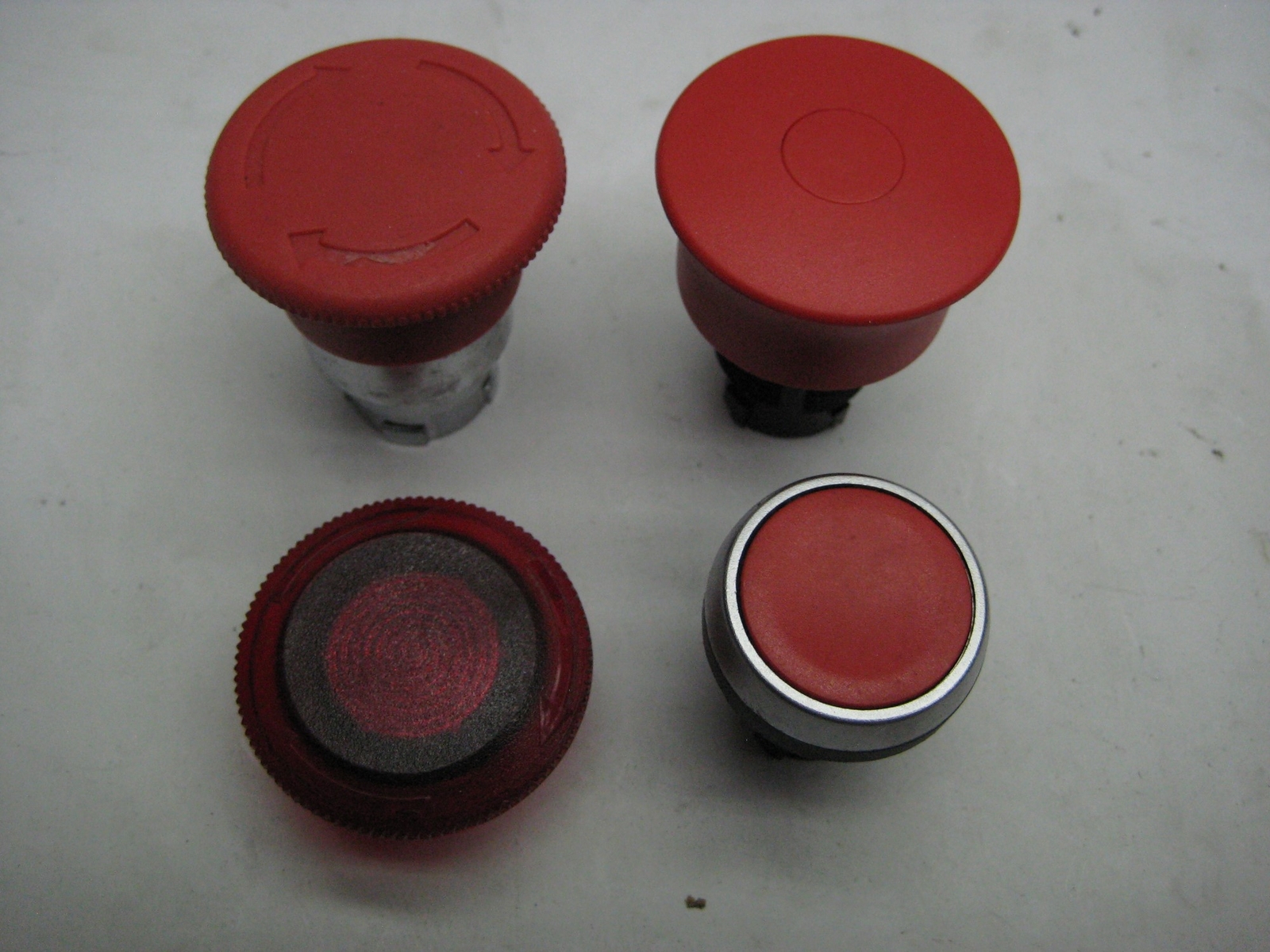 INDUSTRIAL SPARE RED PUSHBUTTON ASSORTED LOT OF 4 NSNP