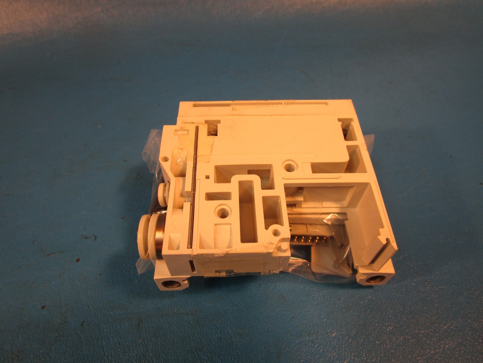 SMC VVQ1000-3A-1-P-RS end plate assy, VV5Q* MANIFOLD VQ 4/5 PORT