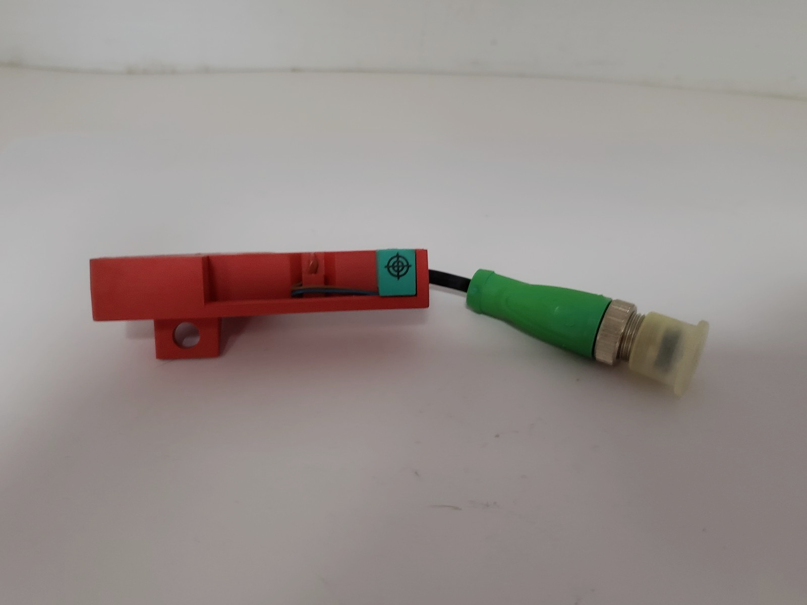 DE-STA-CO 8EA-031-1 INDUCTIVE SENSOR W/M12 PLUG 4 PIN NNB