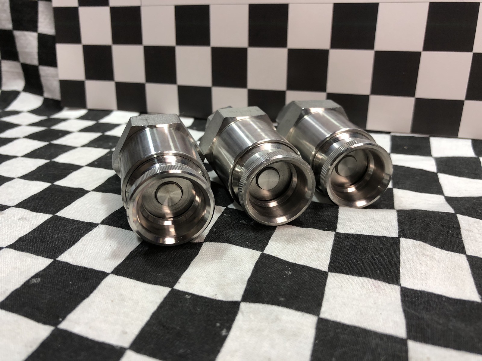 LOT OF 3 SWAGELOK SS-QTM8-D-810, Quick Connect Stem with Valve 1/2″, #1641P8