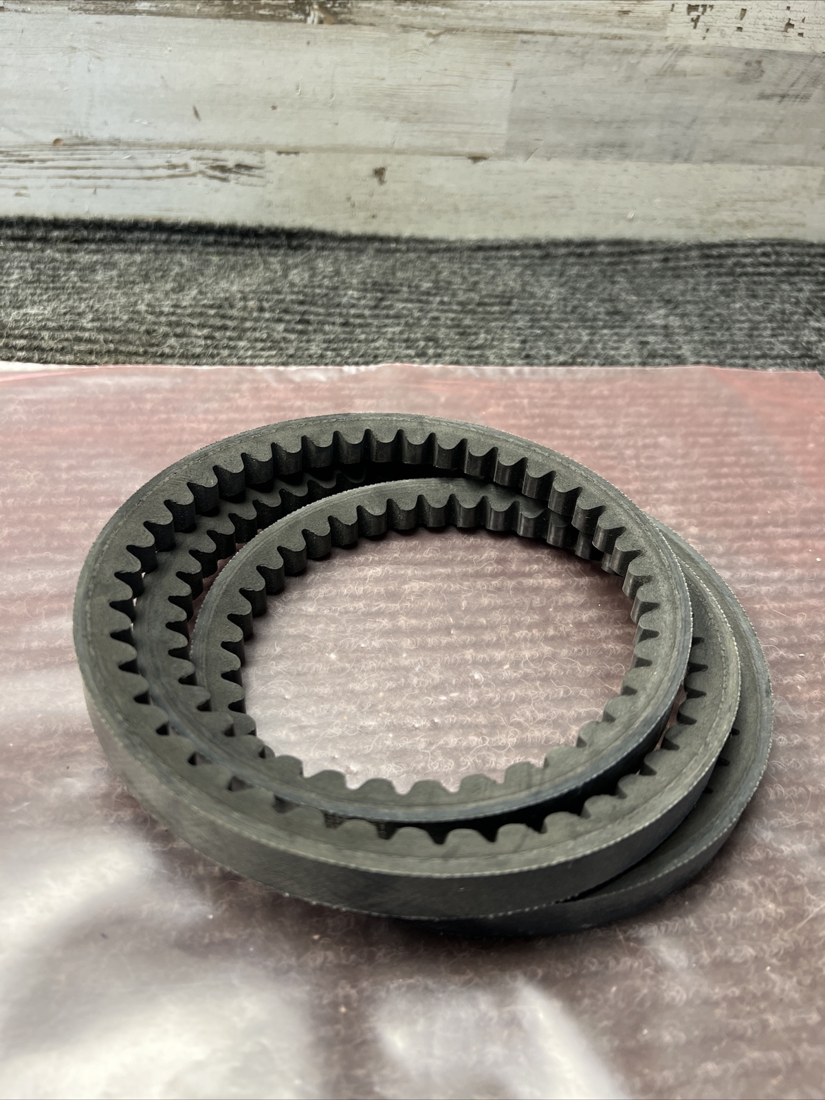 NOS Continental – 5VX560 HY-T WEDGE V-BELT