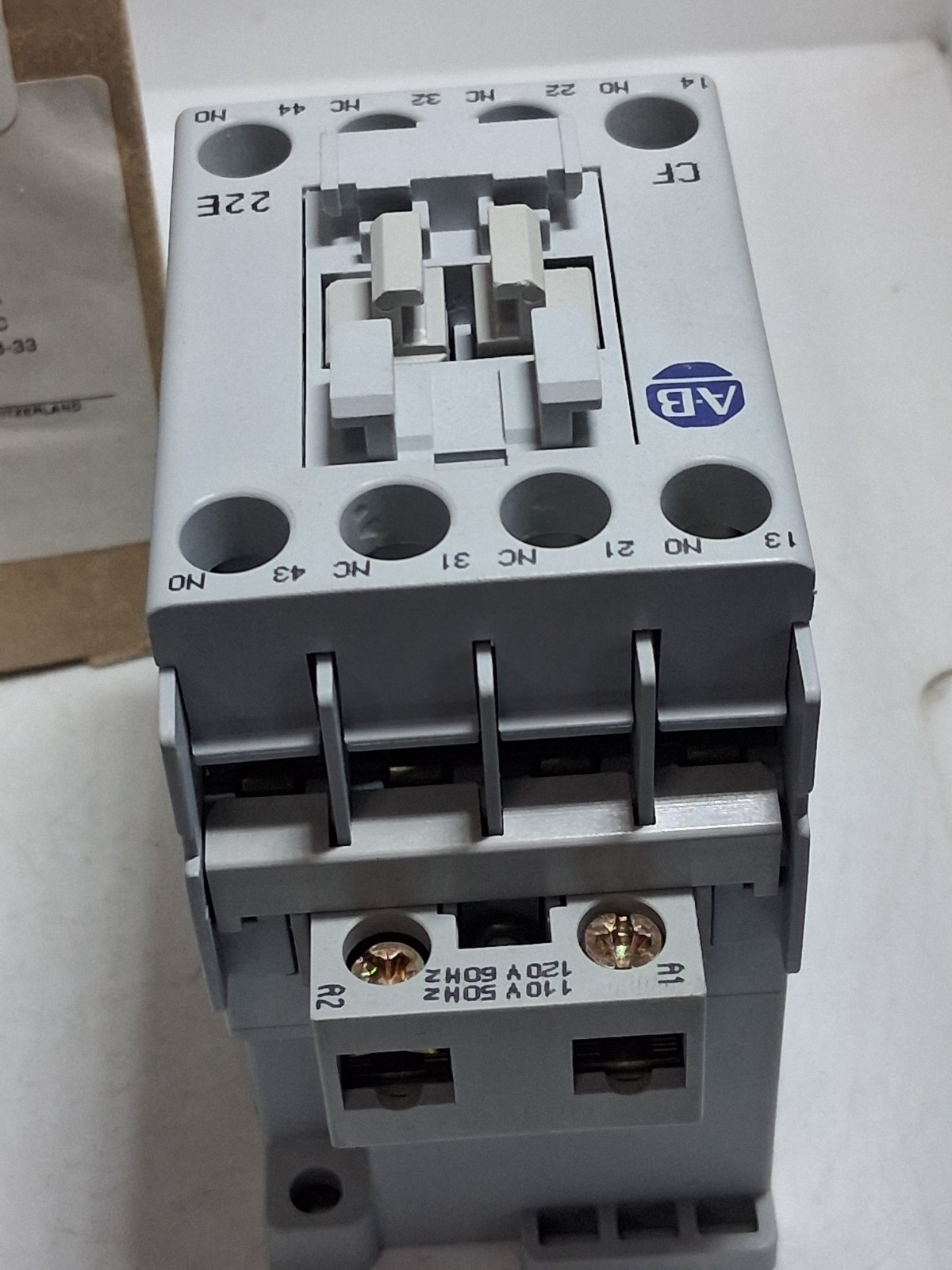 ALLEN BRADLEY 700-CF220D CONTROL RELAY 2NO/2NC 110V50/120V60HZ SER A NIB