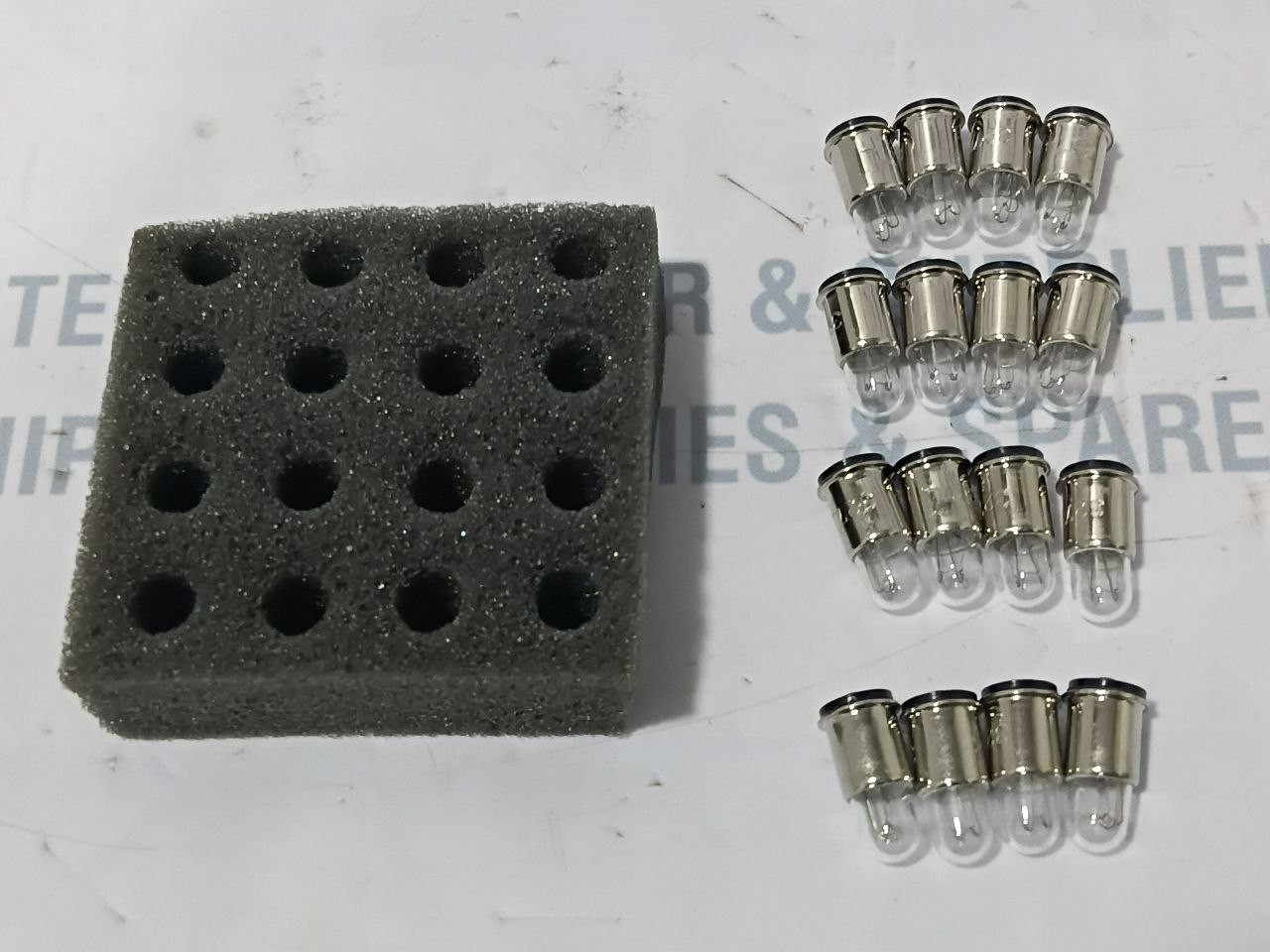 Push Button Indicator Lamp 327L 28V 0.04A (Lot of 16 Pcs)