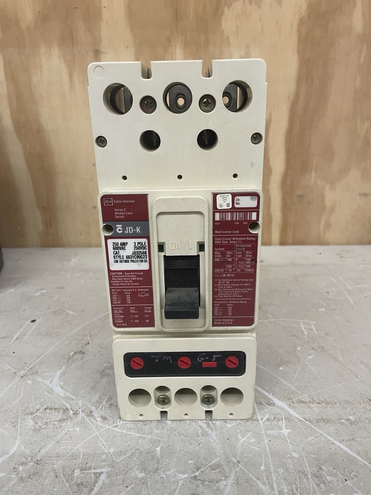 CUTLER-HAMMER JD3250K SER C 250 A 3P MOLDED CASE BREAKER