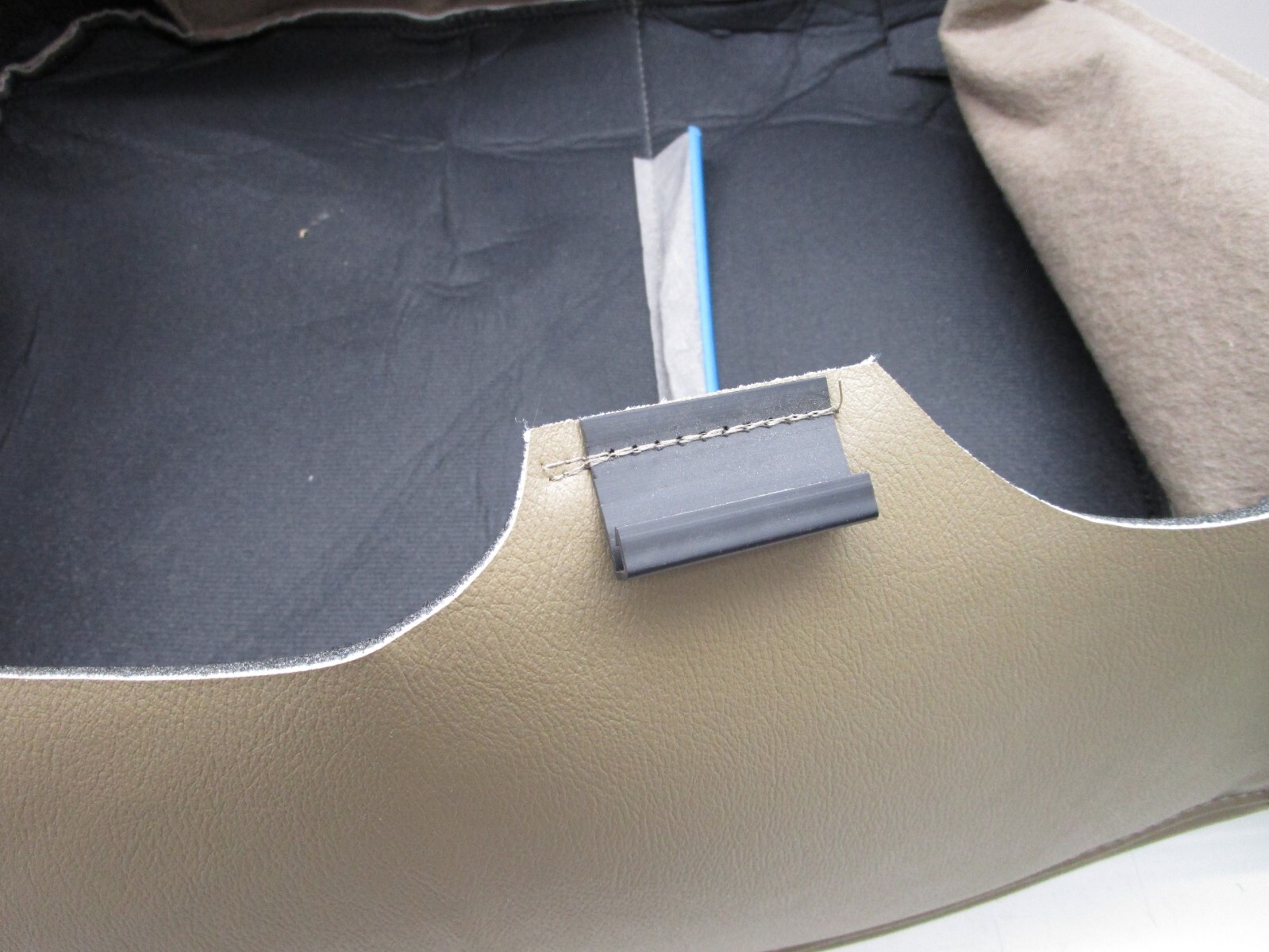 “The Seat Shop” Passenger Bottom Seat Cover Vinyl Medium Camel 08-10 F250