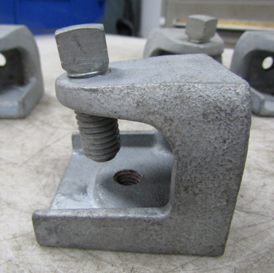 💥4) UNBRANDED 2-1/2″ BEAM CLAMPS LOT OF 4