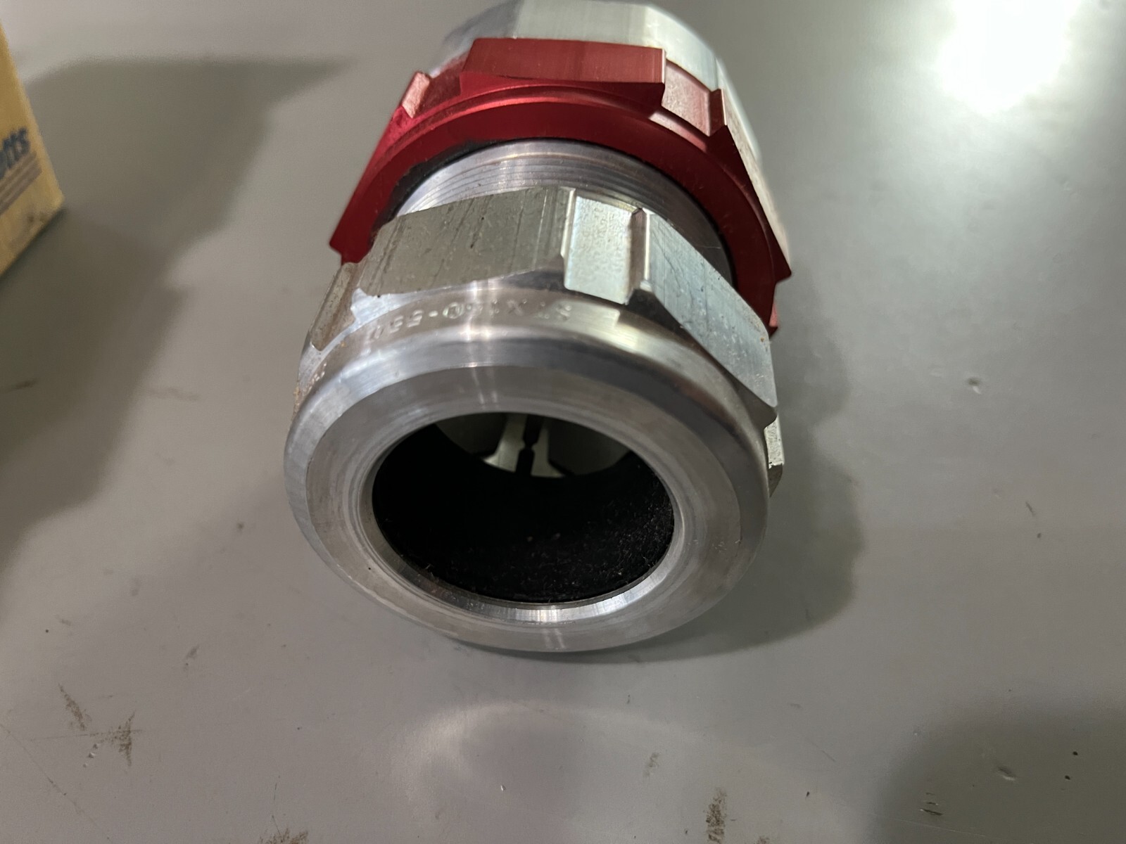 T&B Fittings, 1 1/2″ Jacketed Armoured Cable Fitting w/Integral Seal, STX150-550